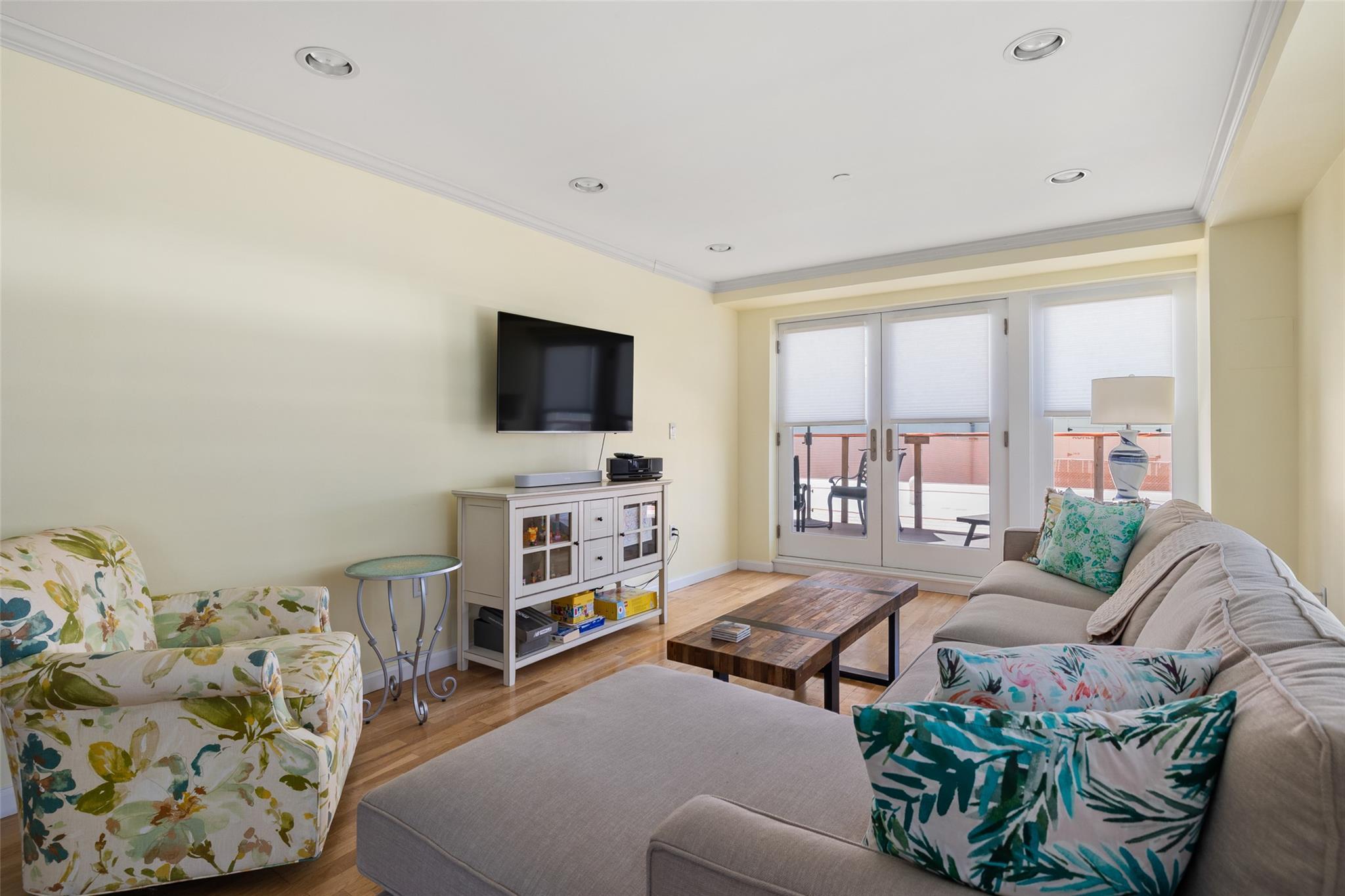 Condo Broadway  Nassau County, NY 11561, MLS-872632-13