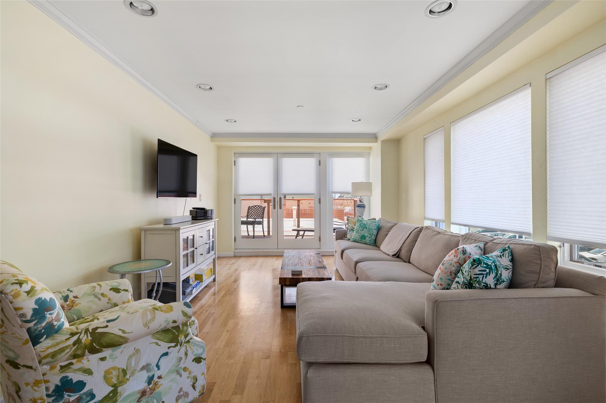Condo Broadway  Nassau County, NY 11561, MLS-872632-14