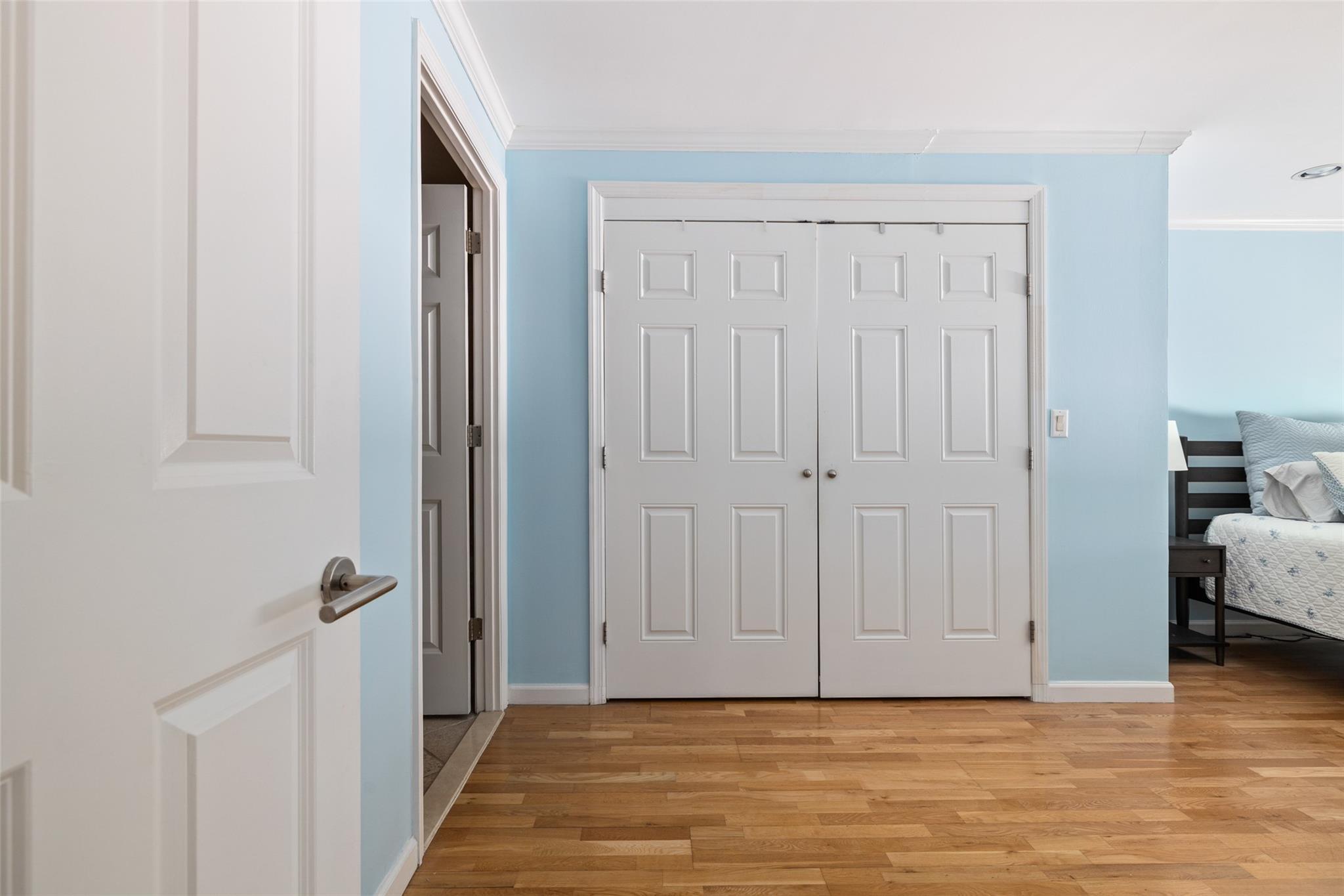 Condo Broadway  Nassau County, NY 11561, MLS-872632-16