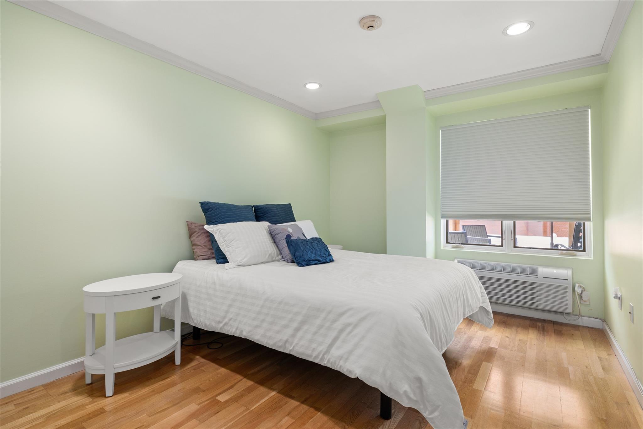 Condo Broadway  Nassau County, NY 11561, MLS-872632-19
