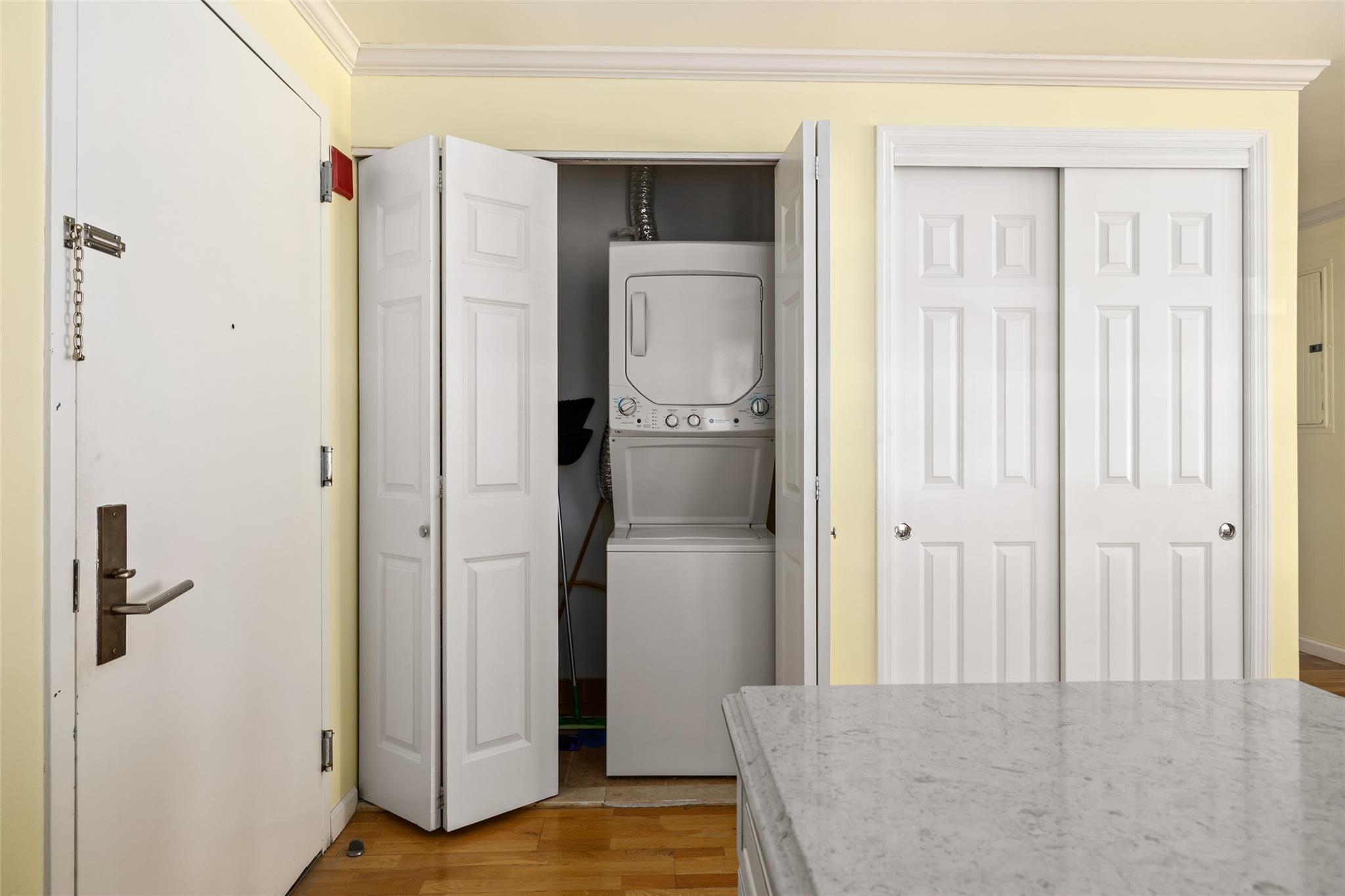 Condo Broadway  Nassau County, NY 11561, MLS-872632-21