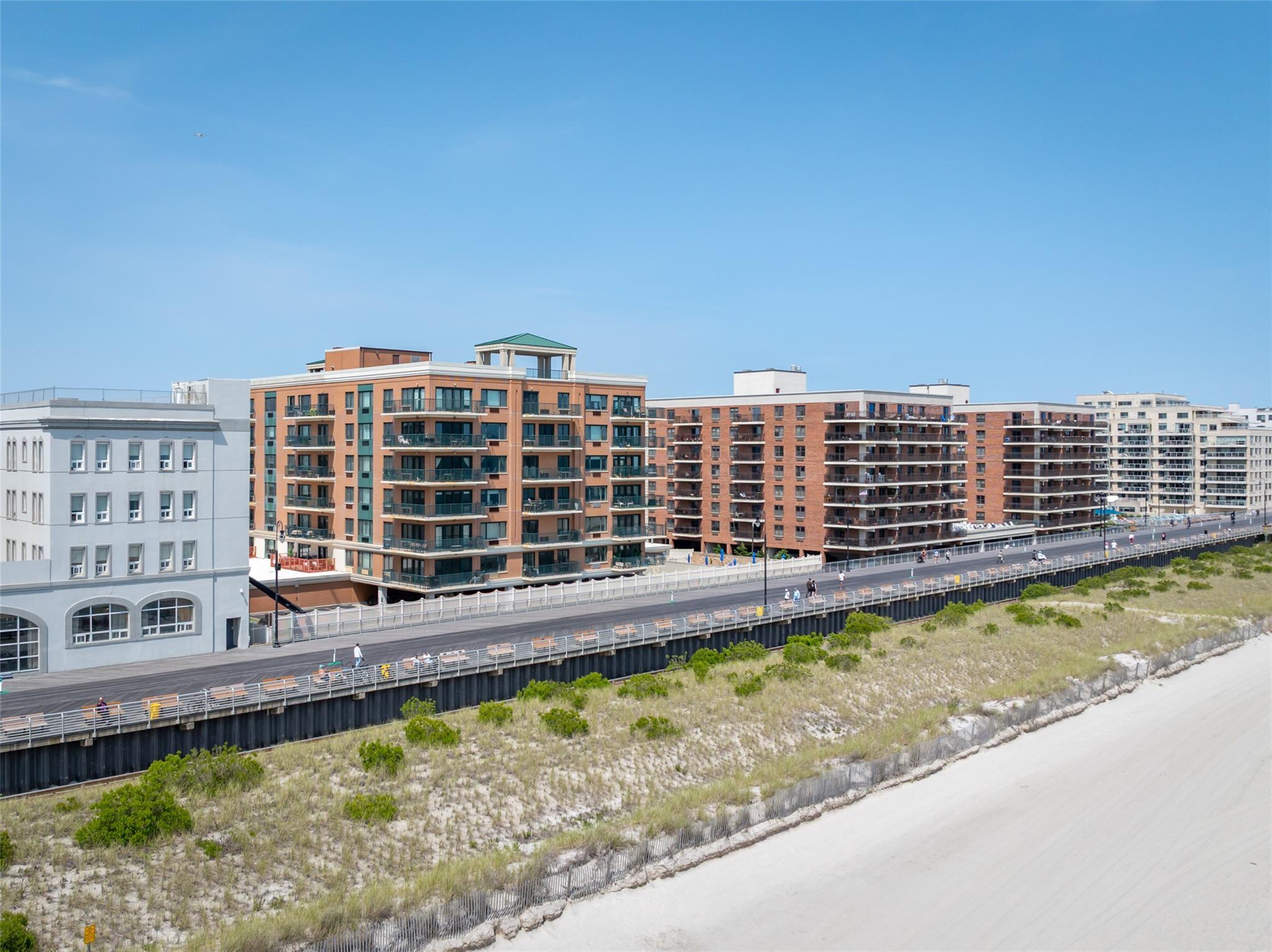 Condo Broadway  Nassau County, NY 11561, MLS-872632-29