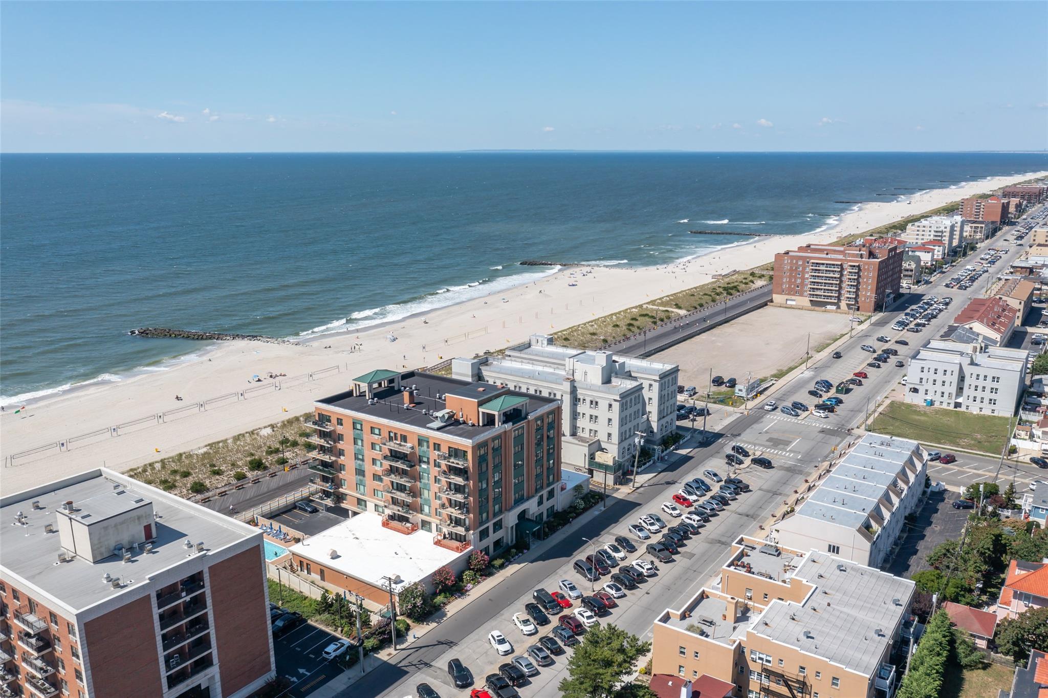 Condo Broadway  Nassau County, NY 11561, MLS-872632-31