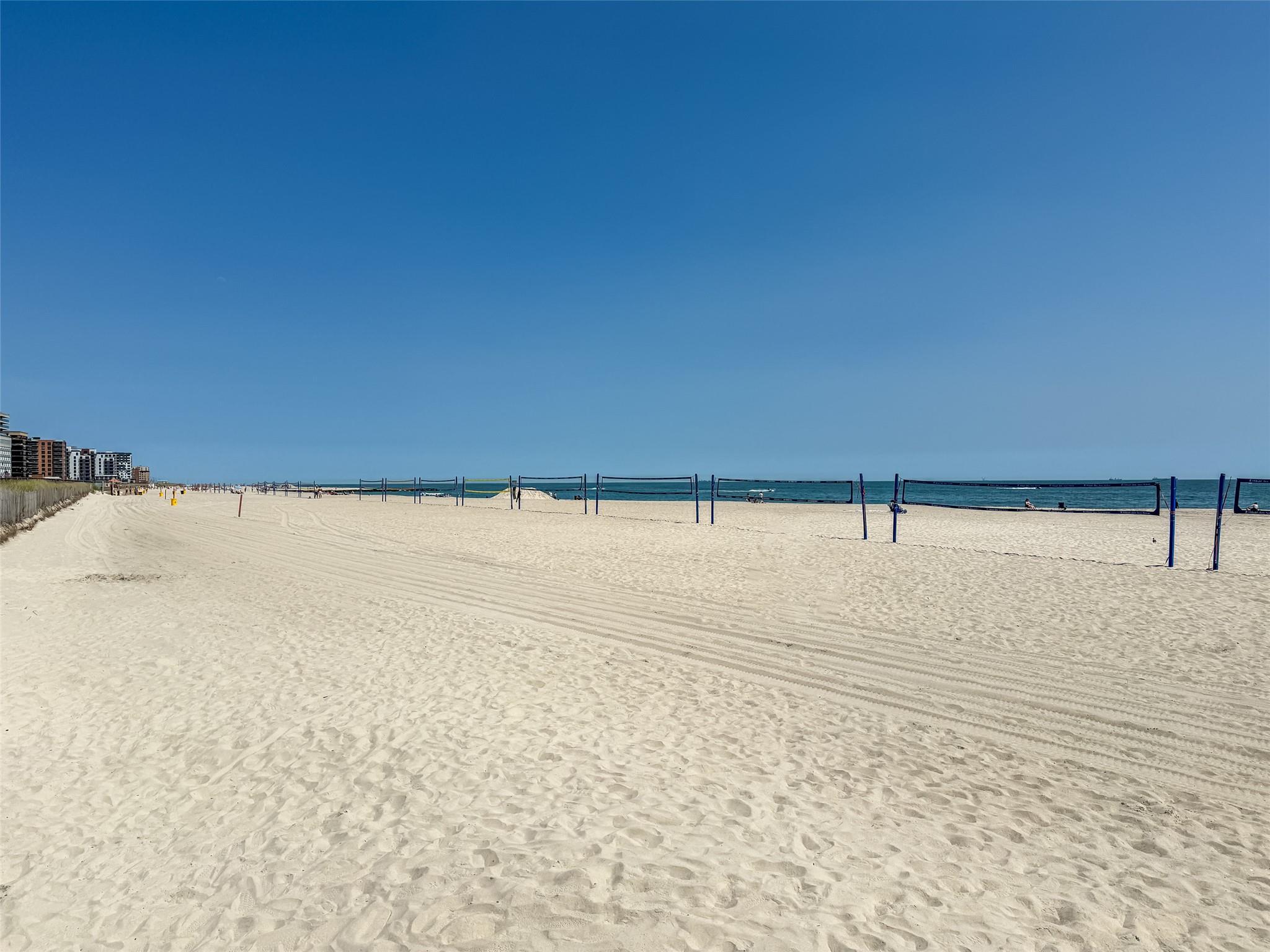 Condo Broadway  Nassau County, NY 11561, MLS-872632-35