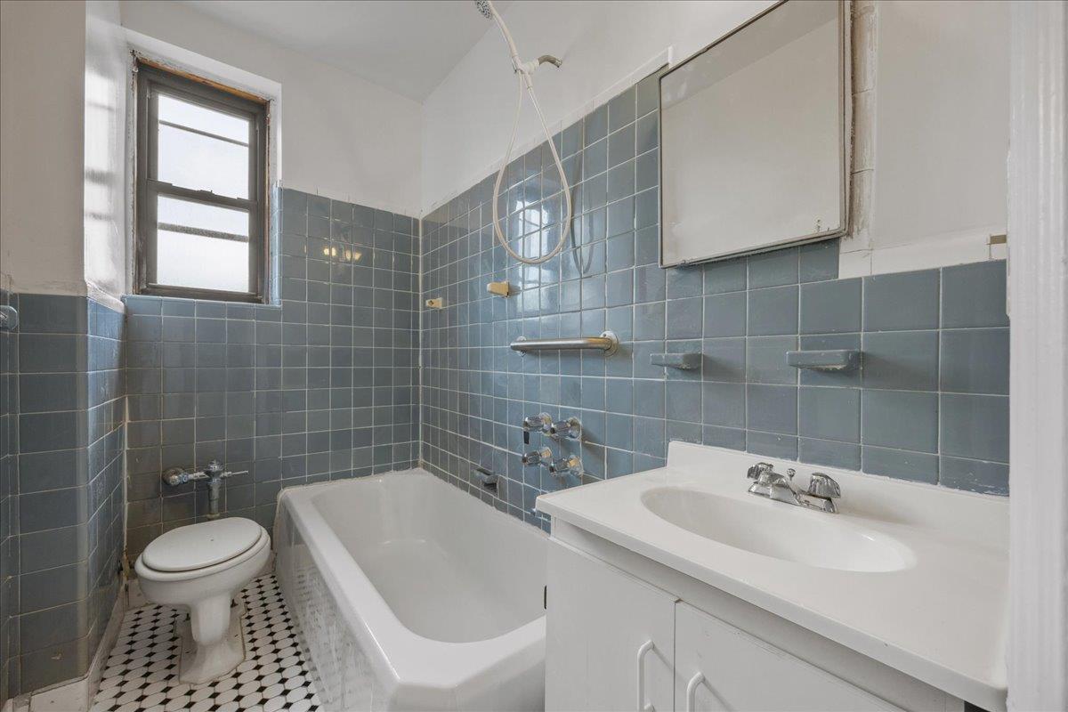 Coop Queens Blvd  Queens, NY 11374, MLS-872670-17