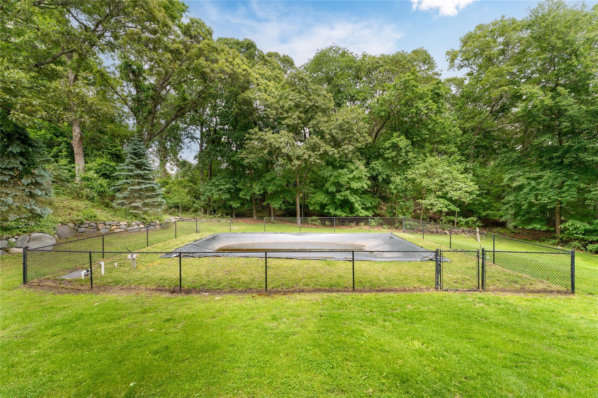Single Family Laurel  Suffolk County, NY 11792, MLS-872671-32