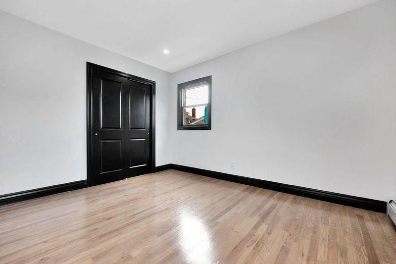 Single Family Vinton  Nassau County, NY 11561, MLS-872692-10