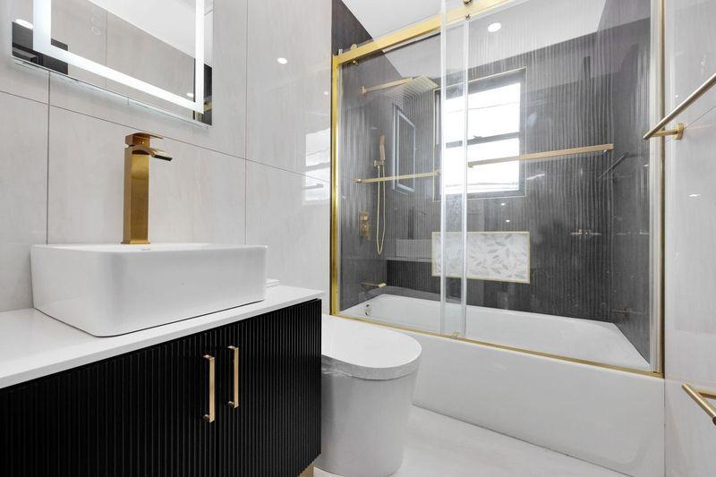 Single Family Vinton  Nassau County, NY 11561, MLS-872692-11