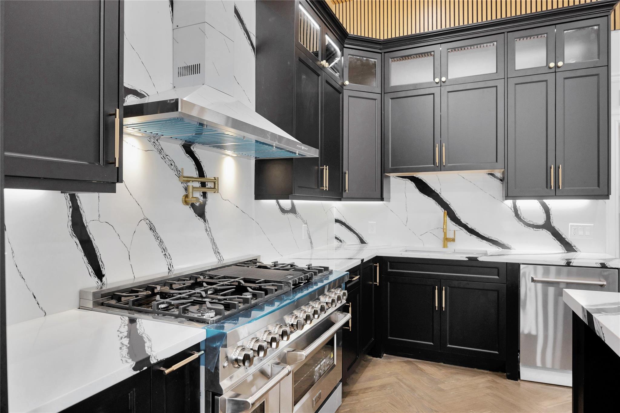 Single Family Vinton  Nassau County, NY 11561, MLS-872692-2