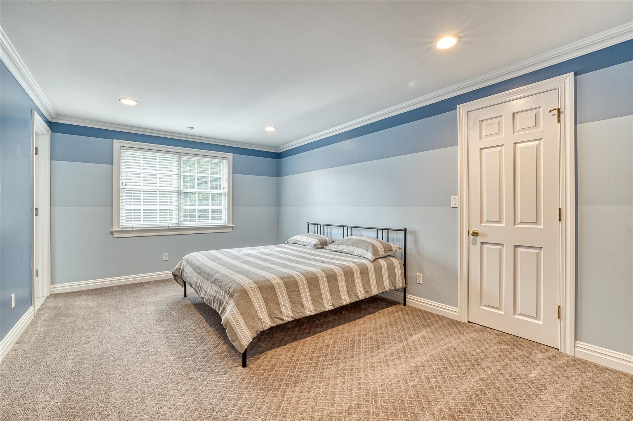 Single Family Stream  Nassau County, NY 11024, MLS-872727-23