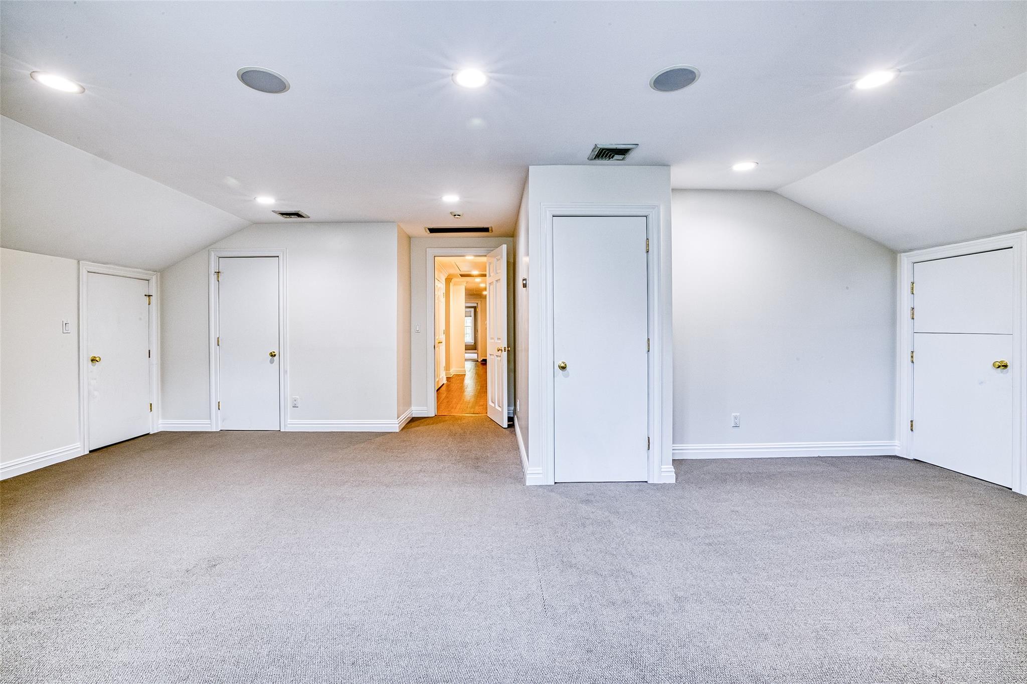 Single Family Stream  Nassau County, NY 11024, MLS-872727-25