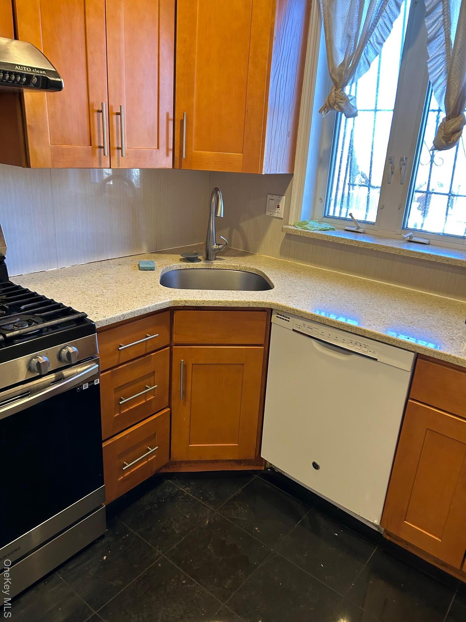 Single Family Alderton  Queens, NY 11374, MLS-872769-11