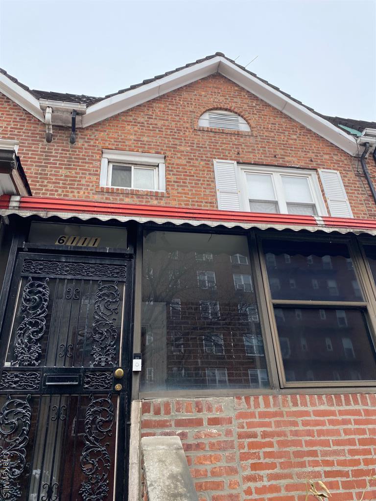 Single Family Alderton  Queens, NY 11374, MLS-872769-5