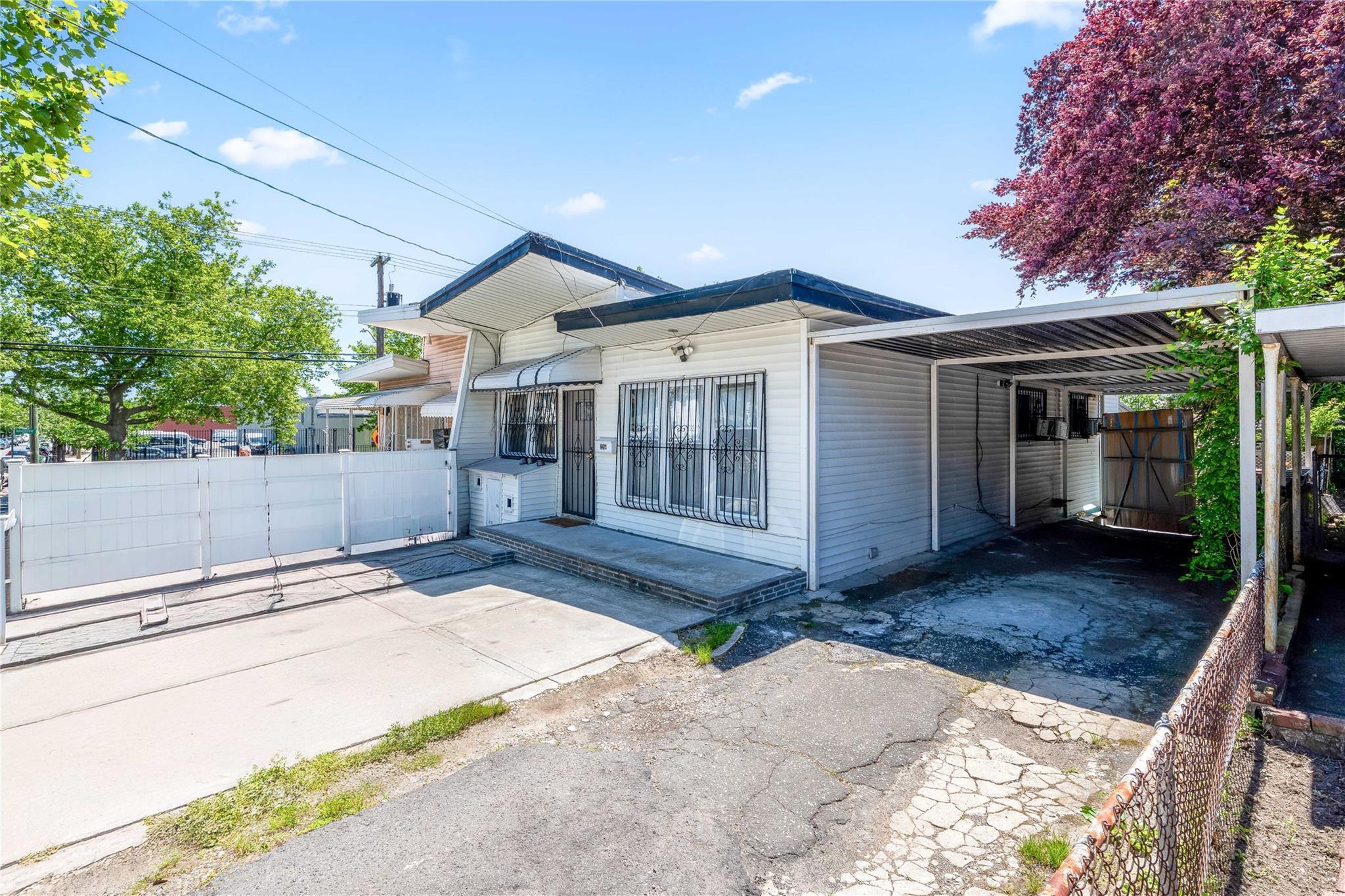 Single Family Homer  Bronx, NY 10473, MLS-872782-2