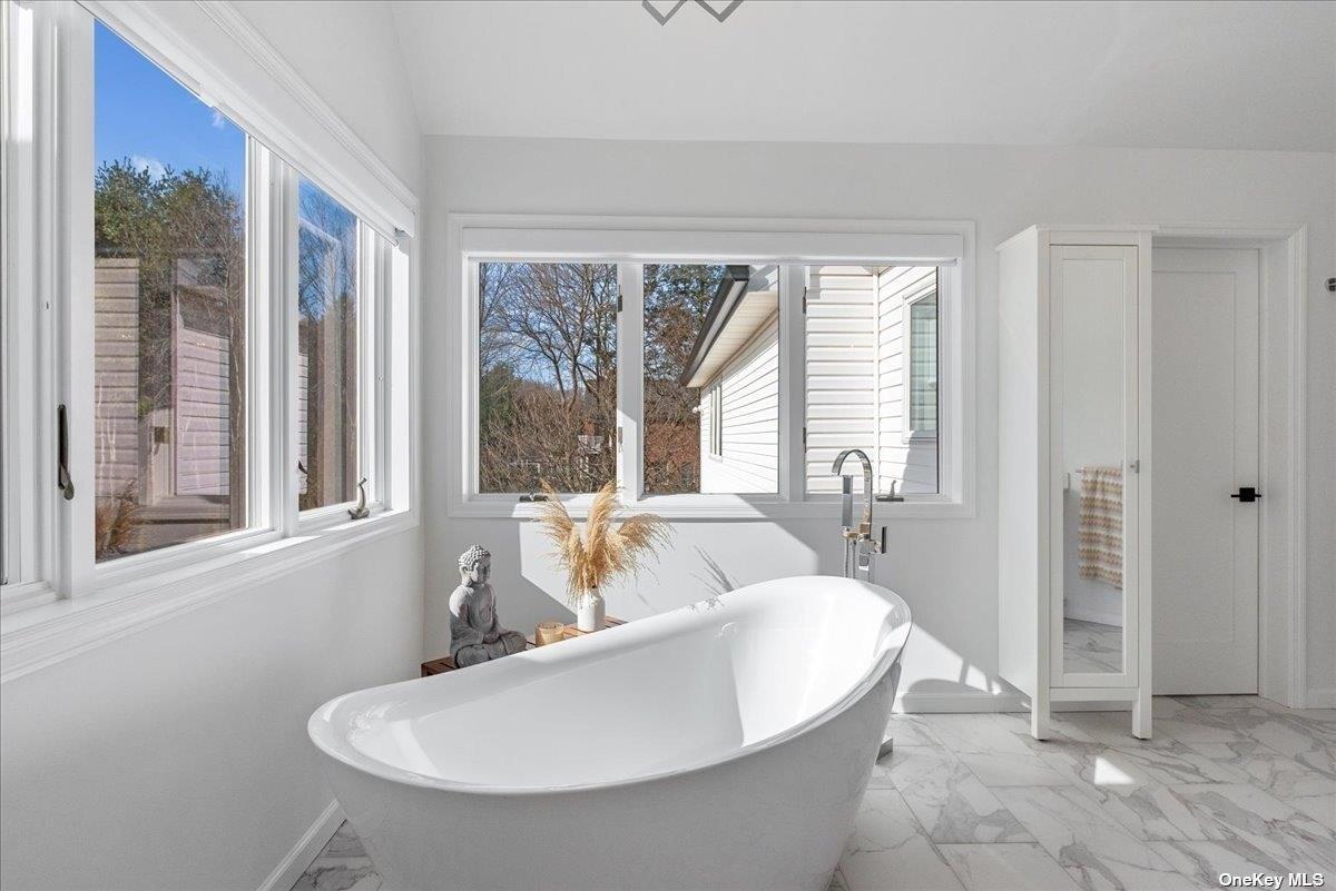Single Family Landing  Suffolk County, NY 11746, MLS-872783-23