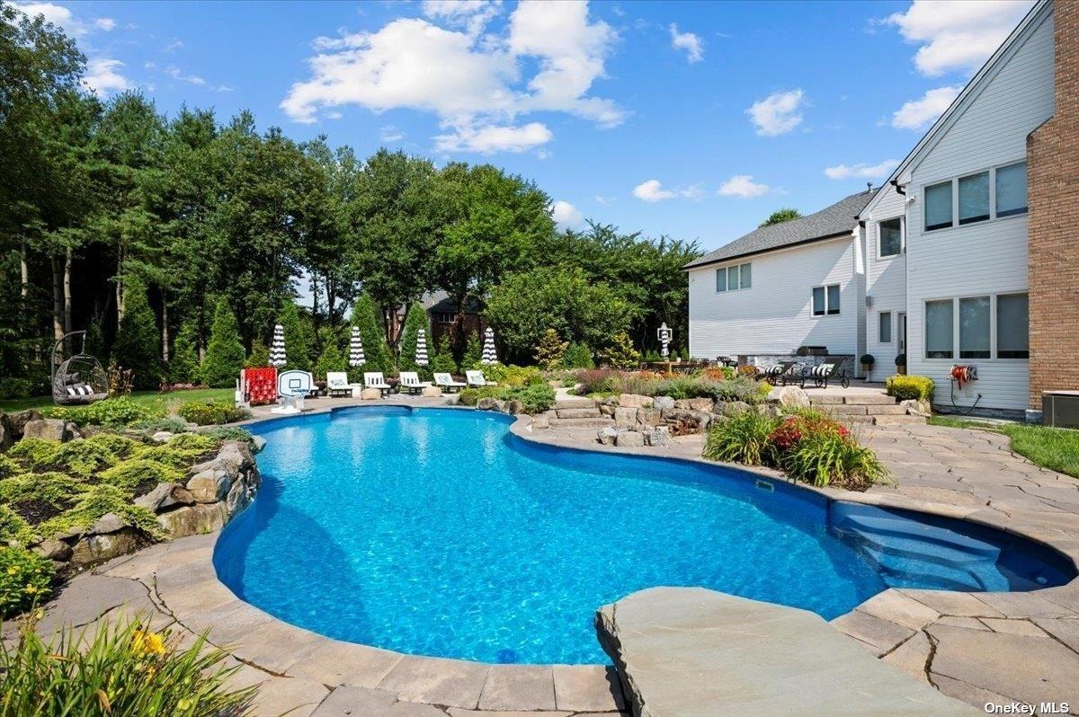 Single Family Landing  Suffolk County, NY 11746, MLS-872783-33
