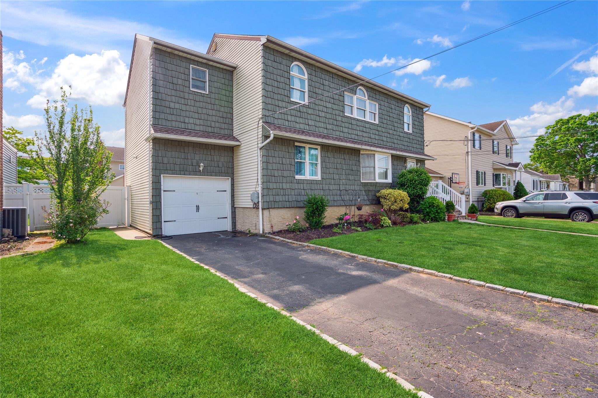 Single Family Ocean Nassau County, NY 11762, MLS-872788-2