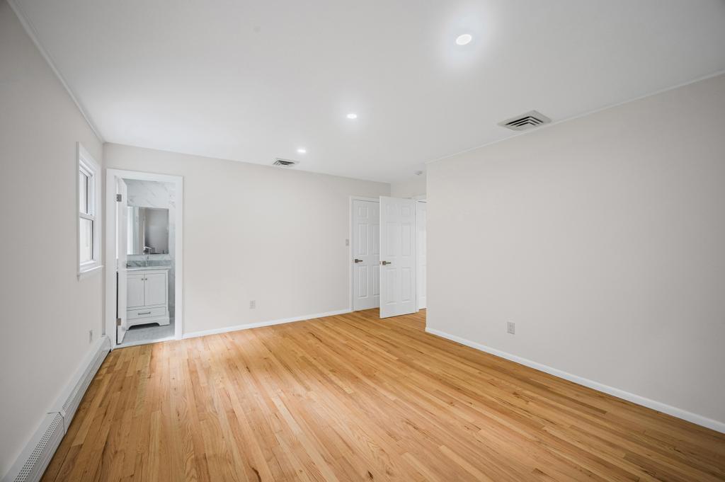 Single Family Ravine  Nassau County, NY 11023, MLS-872819-12