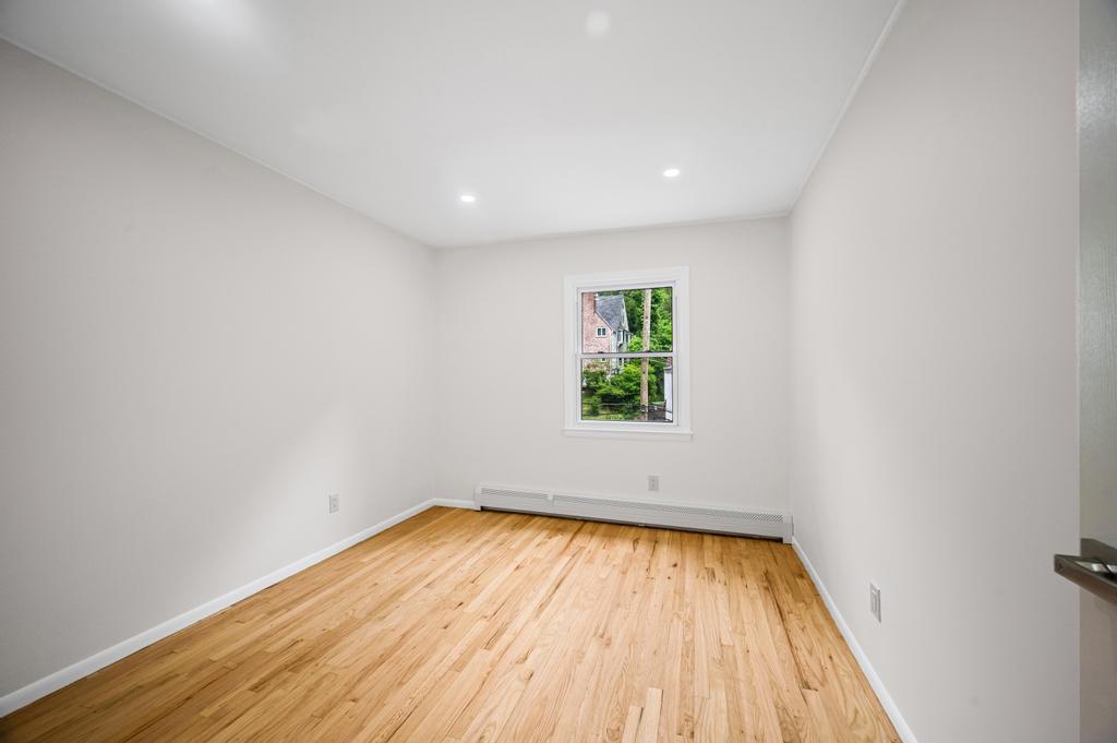 Single Family Ravine  Nassau County, NY 11023, MLS-872819-18