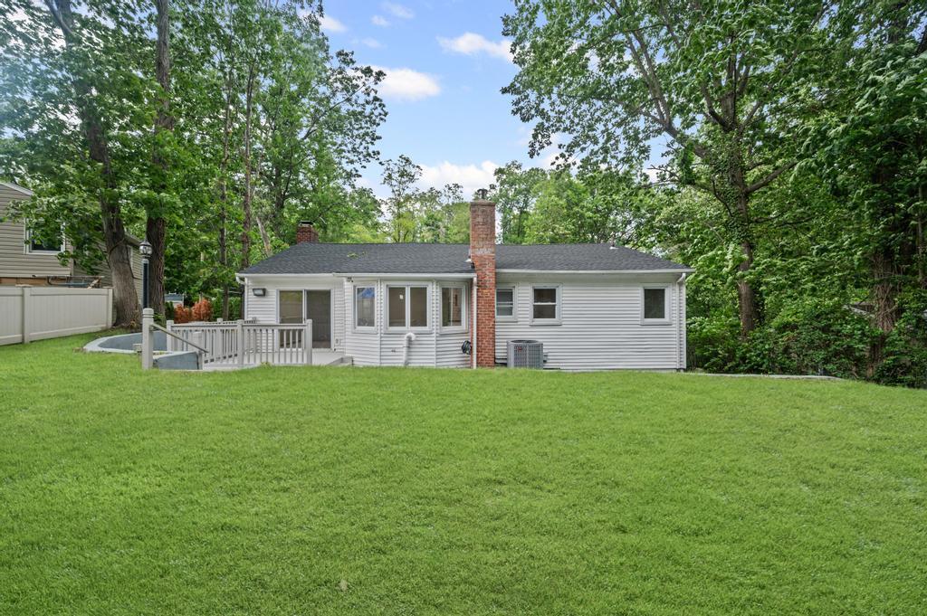 Single Family Ravine  Nassau County, NY 11023, MLS-872819-30