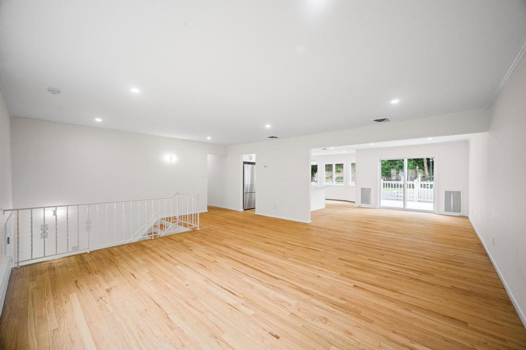 Single Family Ravine  Nassau County, NY 11023, MLS-872819-6