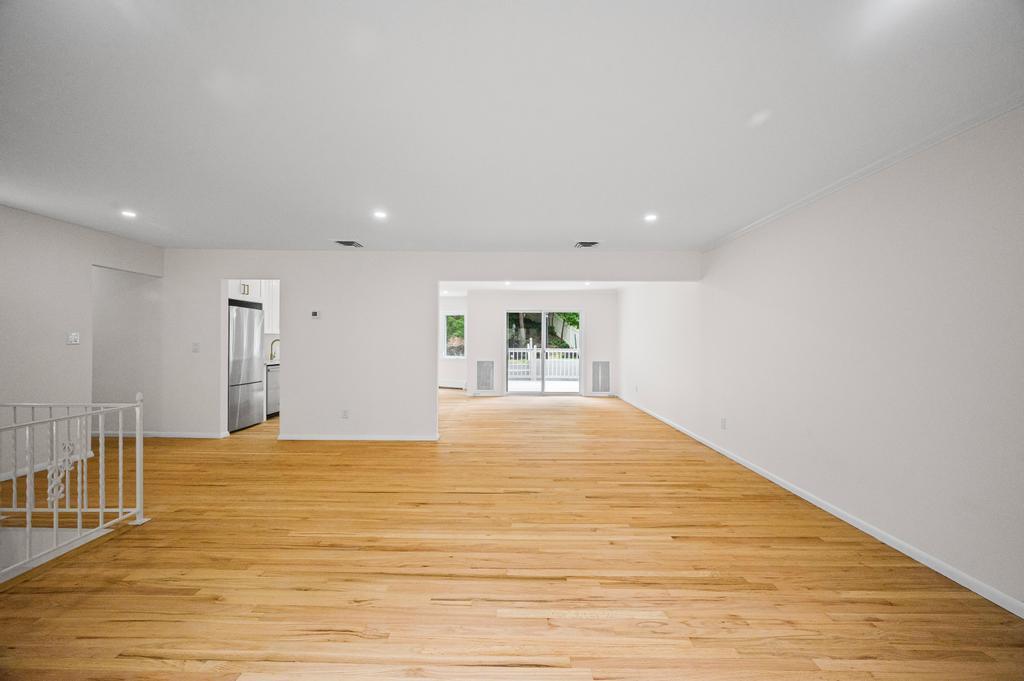 Single Family Ravine  Nassau County, NY 11023, MLS-872819-7