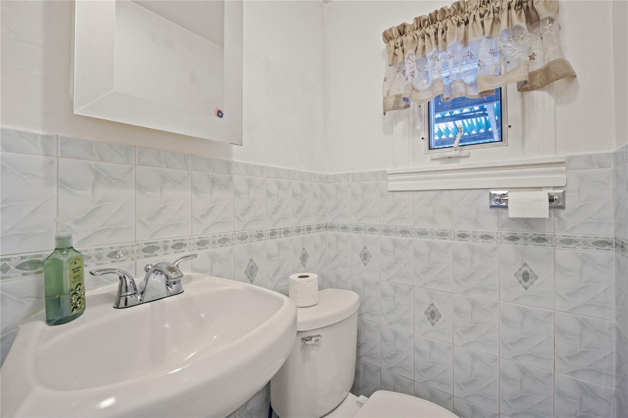 Single Family Carpenter  Bronx, NY 10470, MLS-872836-23