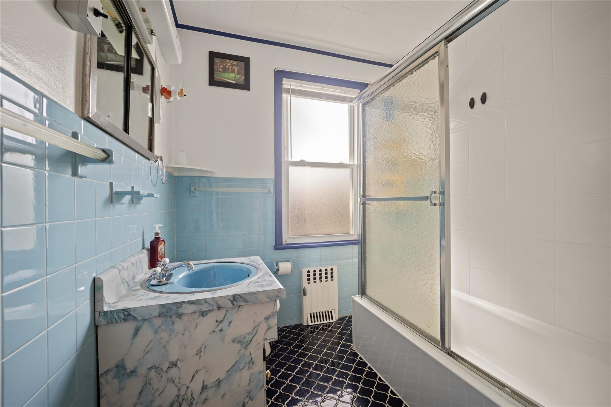 Single Family Carpenter  Bronx, NY 10470, MLS-872836-24