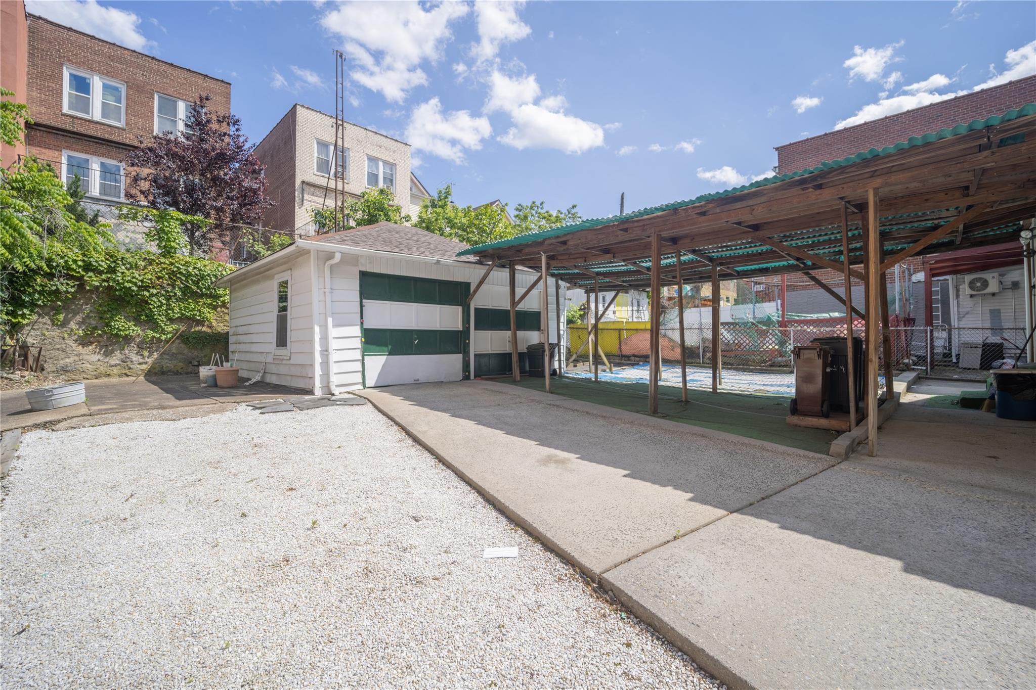 Single Family Carpenter  Bronx, NY 10470, MLS-872836-30