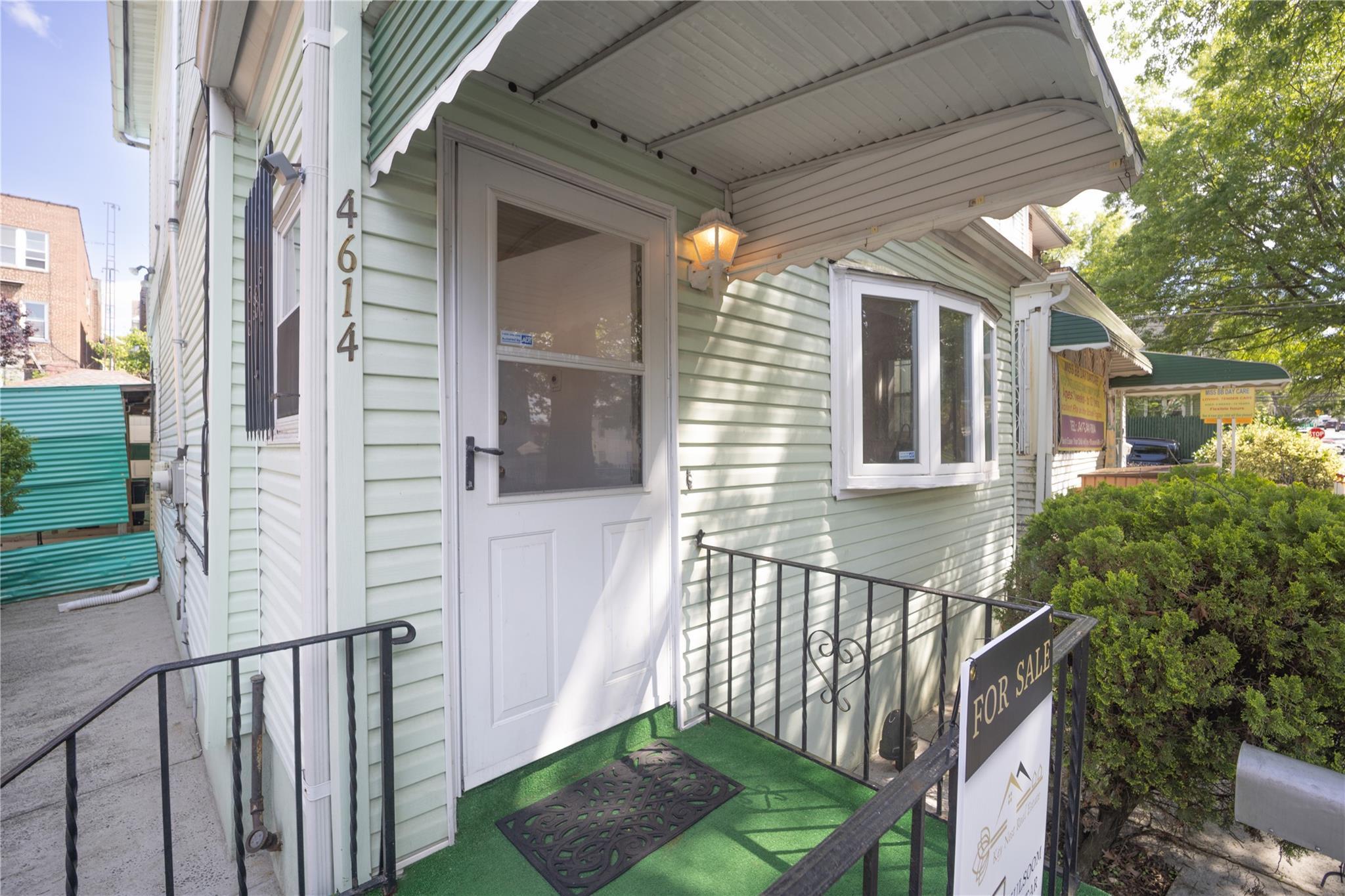 Single Family Carpenter  Bronx, NY 10470, MLS-872836-32