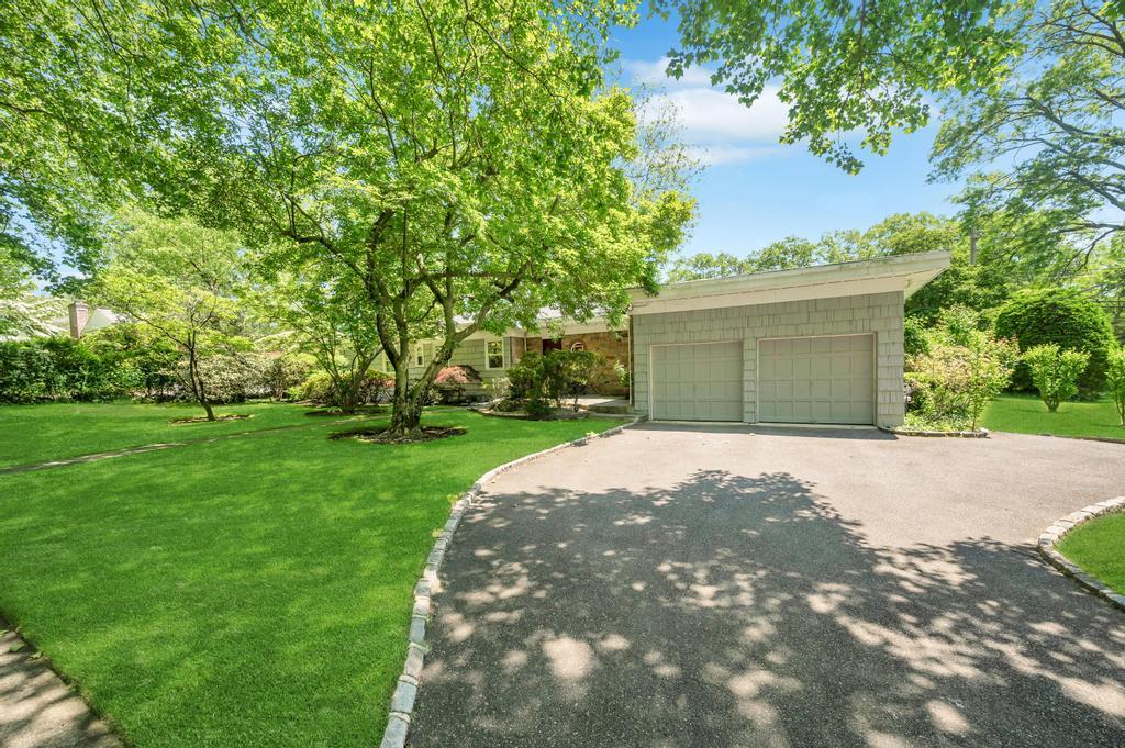 Single Family Somerset  Nassau County, NY 11020, MLS-872898-2