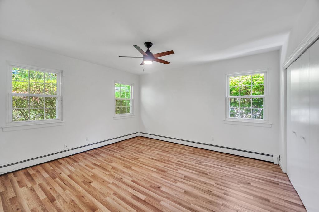 Single Family Somerset  Nassau County, NY 11020, MLS-872898-23