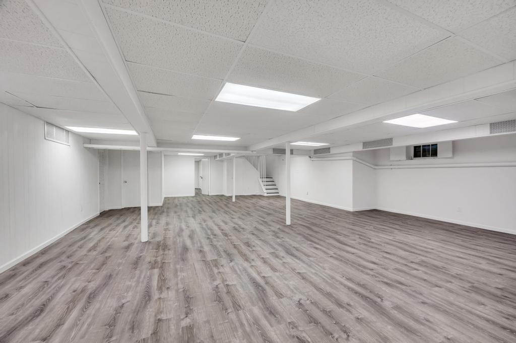 Single Family Somerset  Nassau County, NY 11020, MLS-872898-32