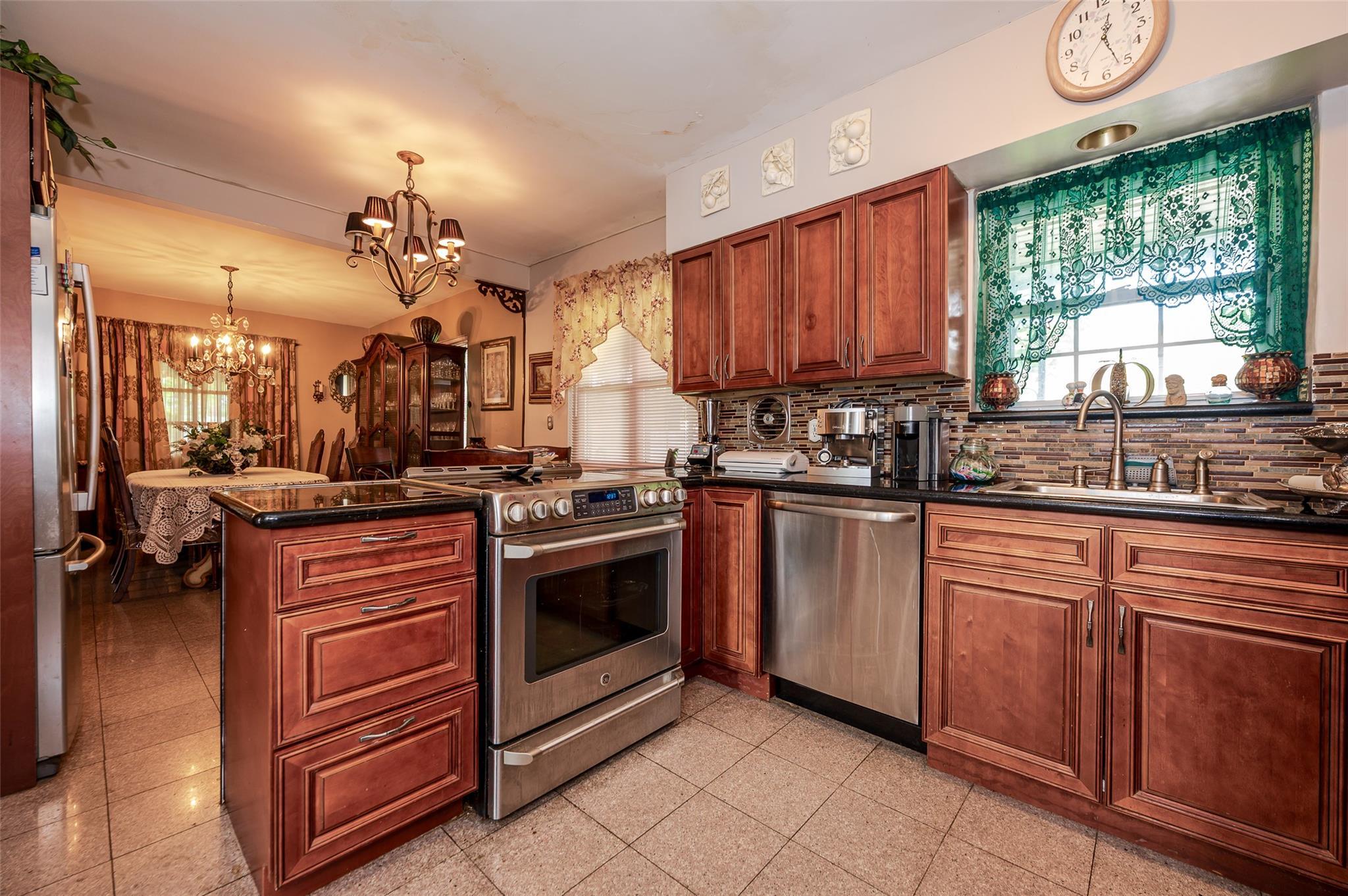 Single Family Larkspur  Westchester County, NY 10704, MLS-872909-7