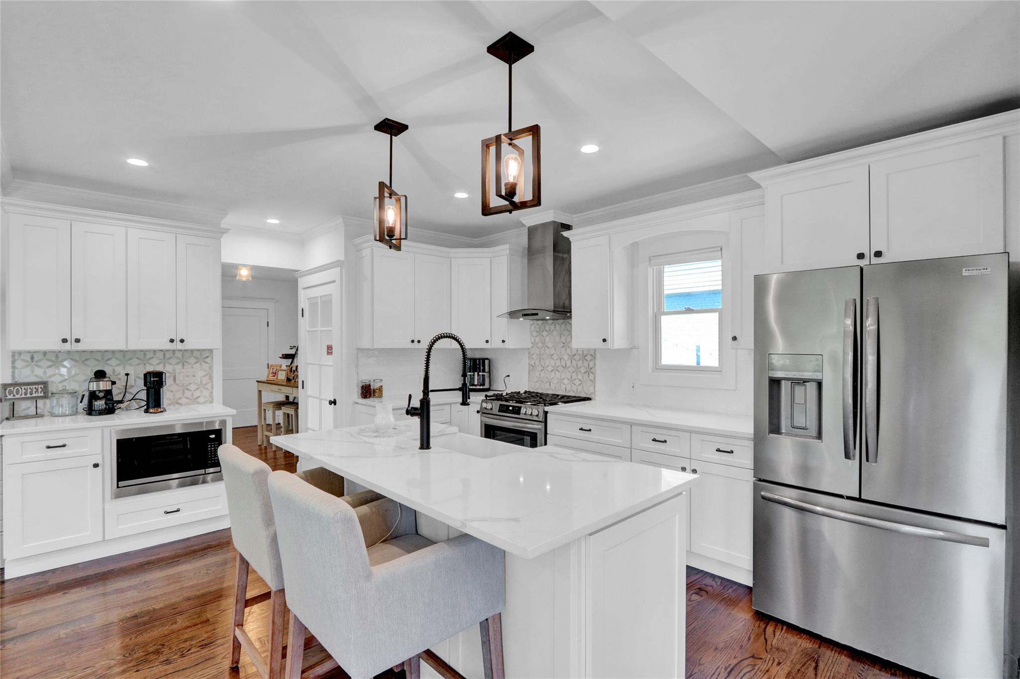 Single Family Foster  Suffolk County, NY 11782, MLS-872923-10