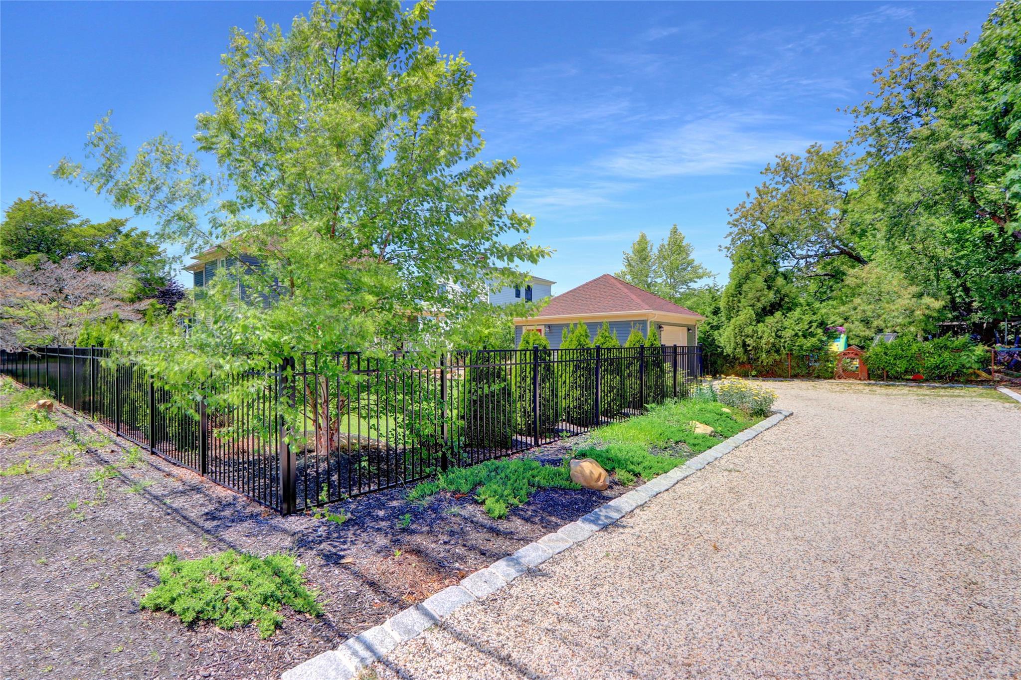 Single Family Foster  Suffolk County, NY 11782, MLS-872923-31