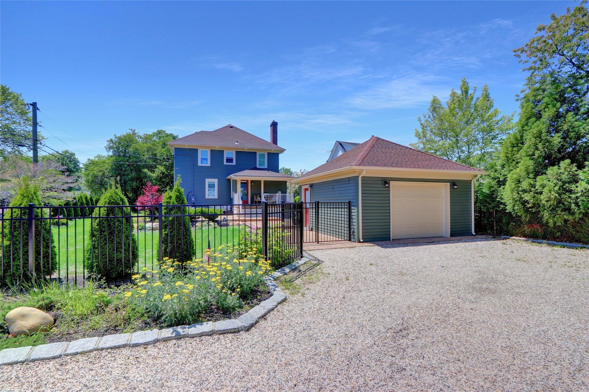 Single Family Foster  Suffolk County, NY 11782, MLS-872923-32