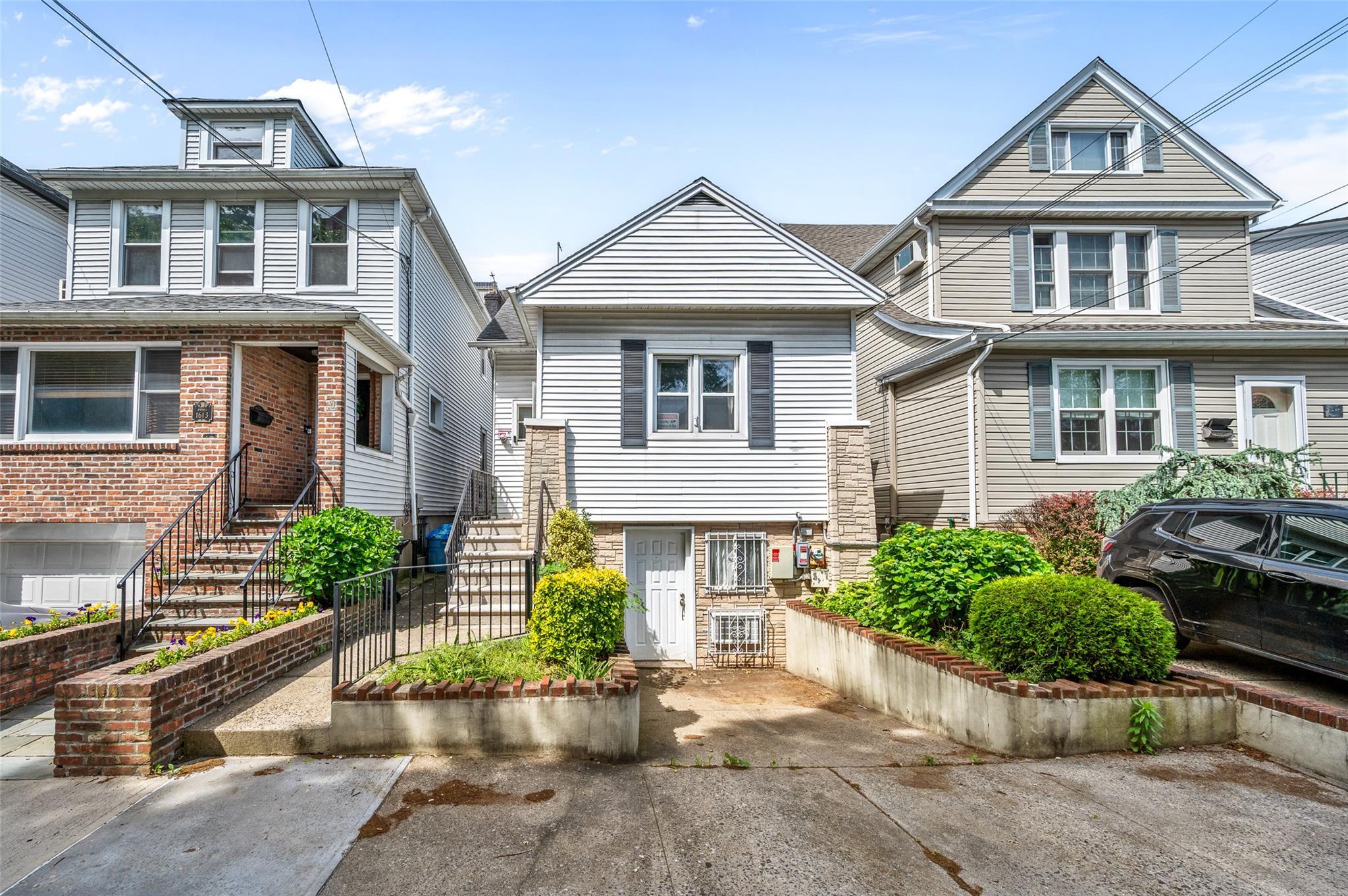 Single Family Mahan  Bronx, NY 10461, MLS-872936-2