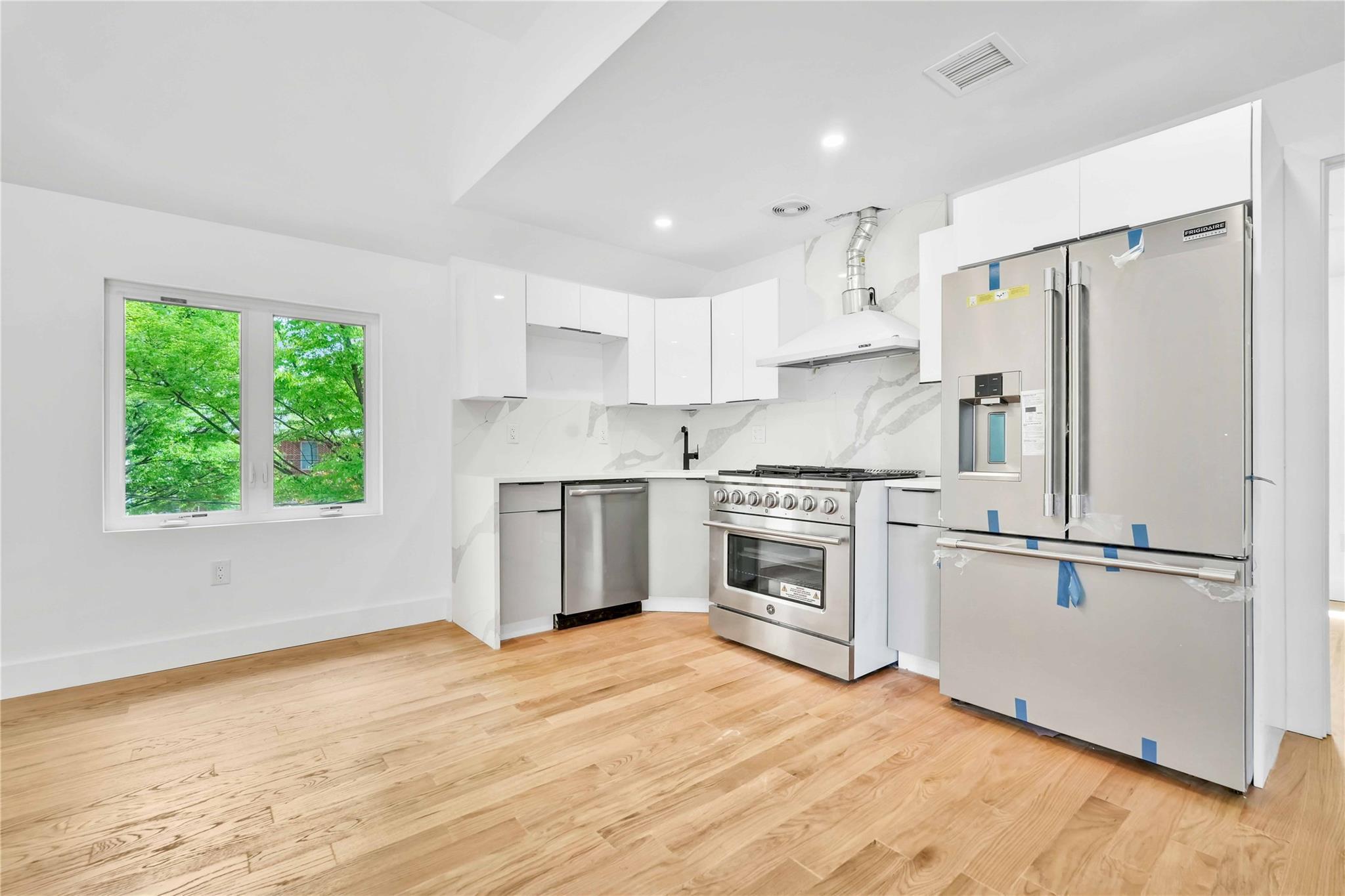 Single Family 162  Queens, NY 11366, MLS-872939-16