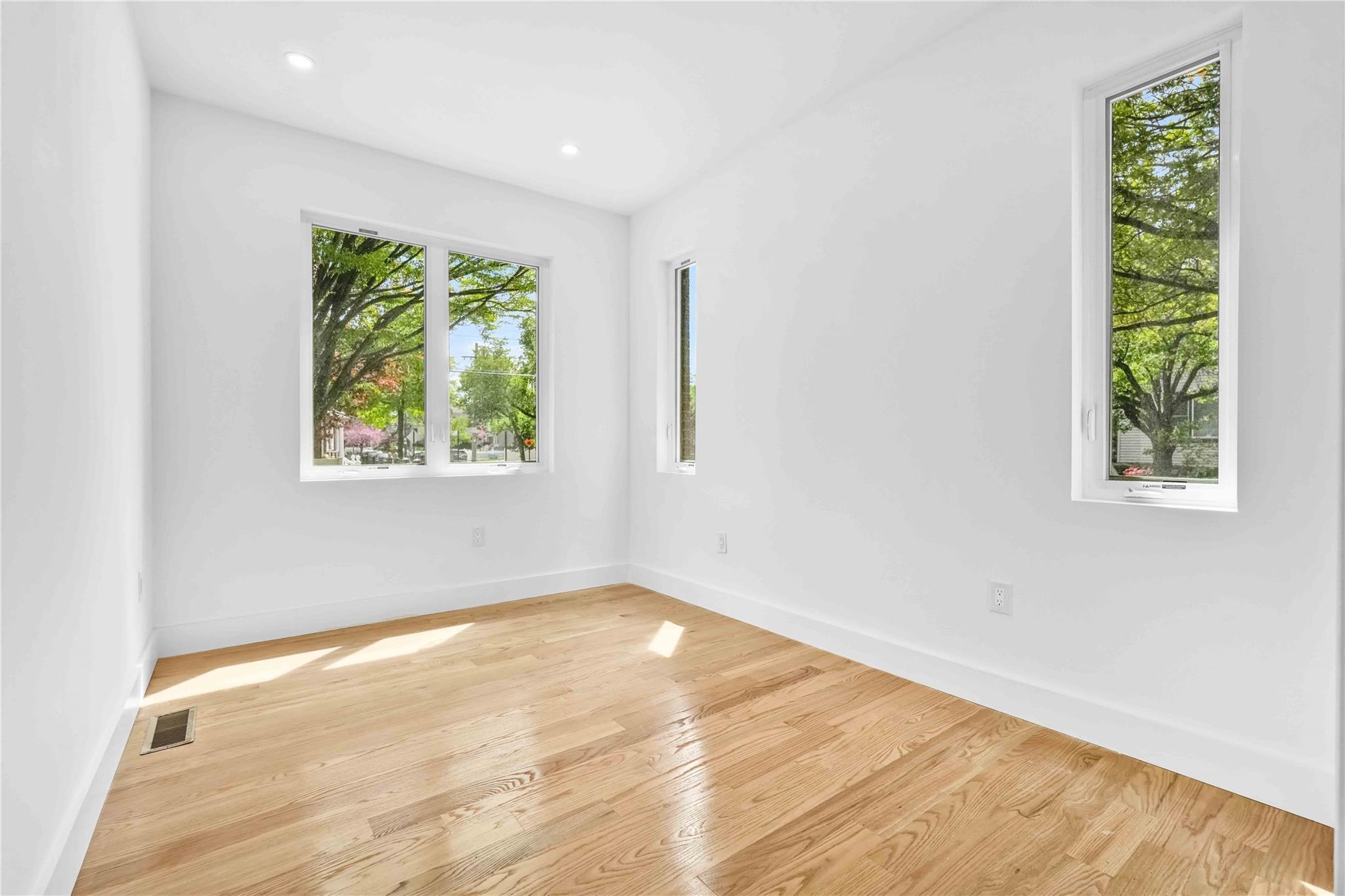 Single Family 162  Queens, NY 11366, MLS-872939-22