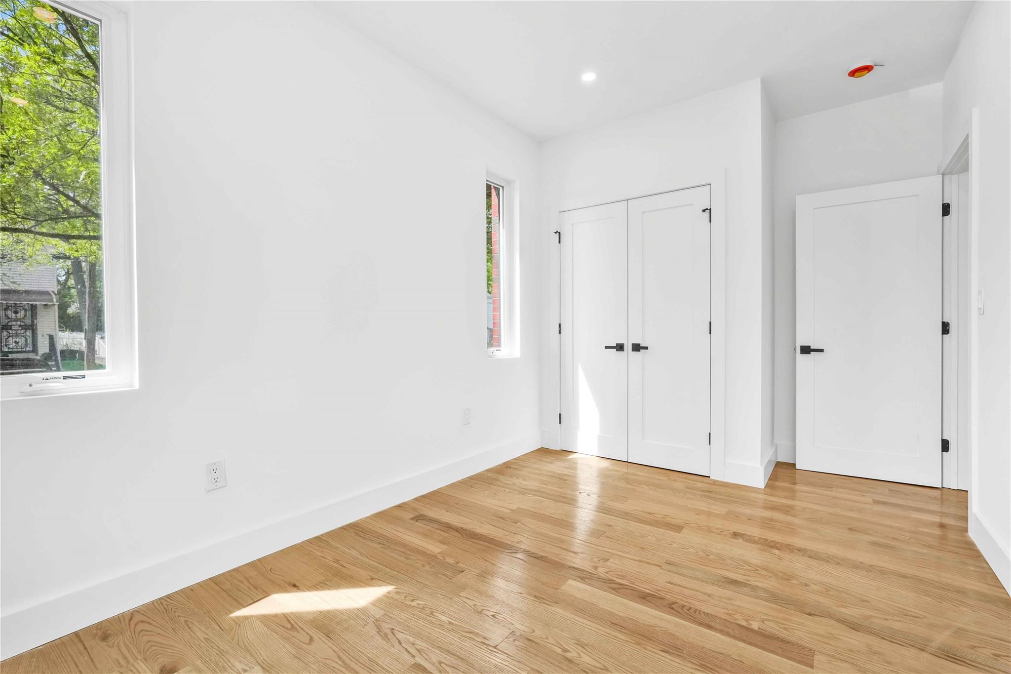 Single Family 162  Queens, NY 11366, MLS-872939-23
