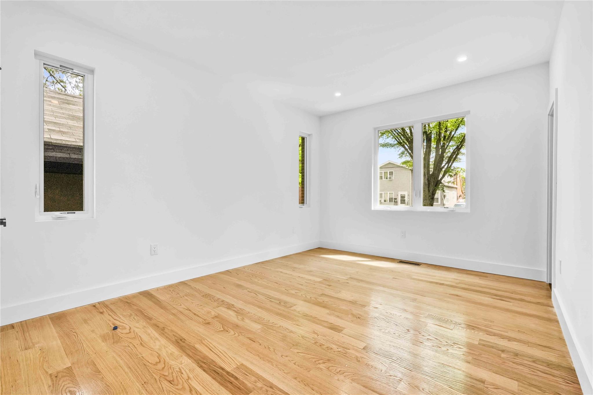 Single Family 162  Queens, NY 11366, MLS-872939-26