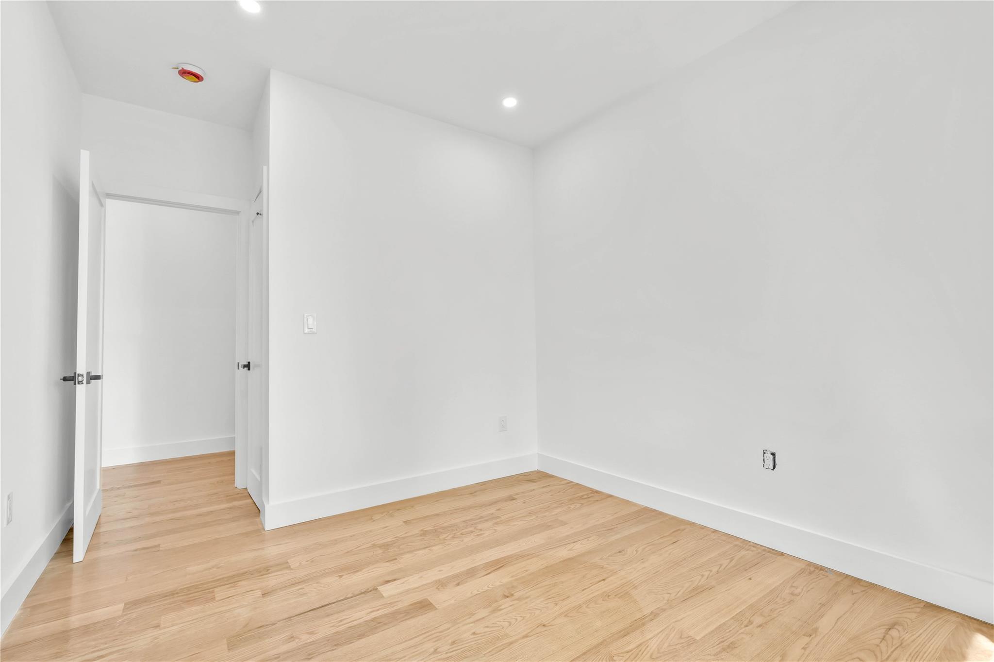 Single Family 162  Queens, NY 11366, MLS-872939-36