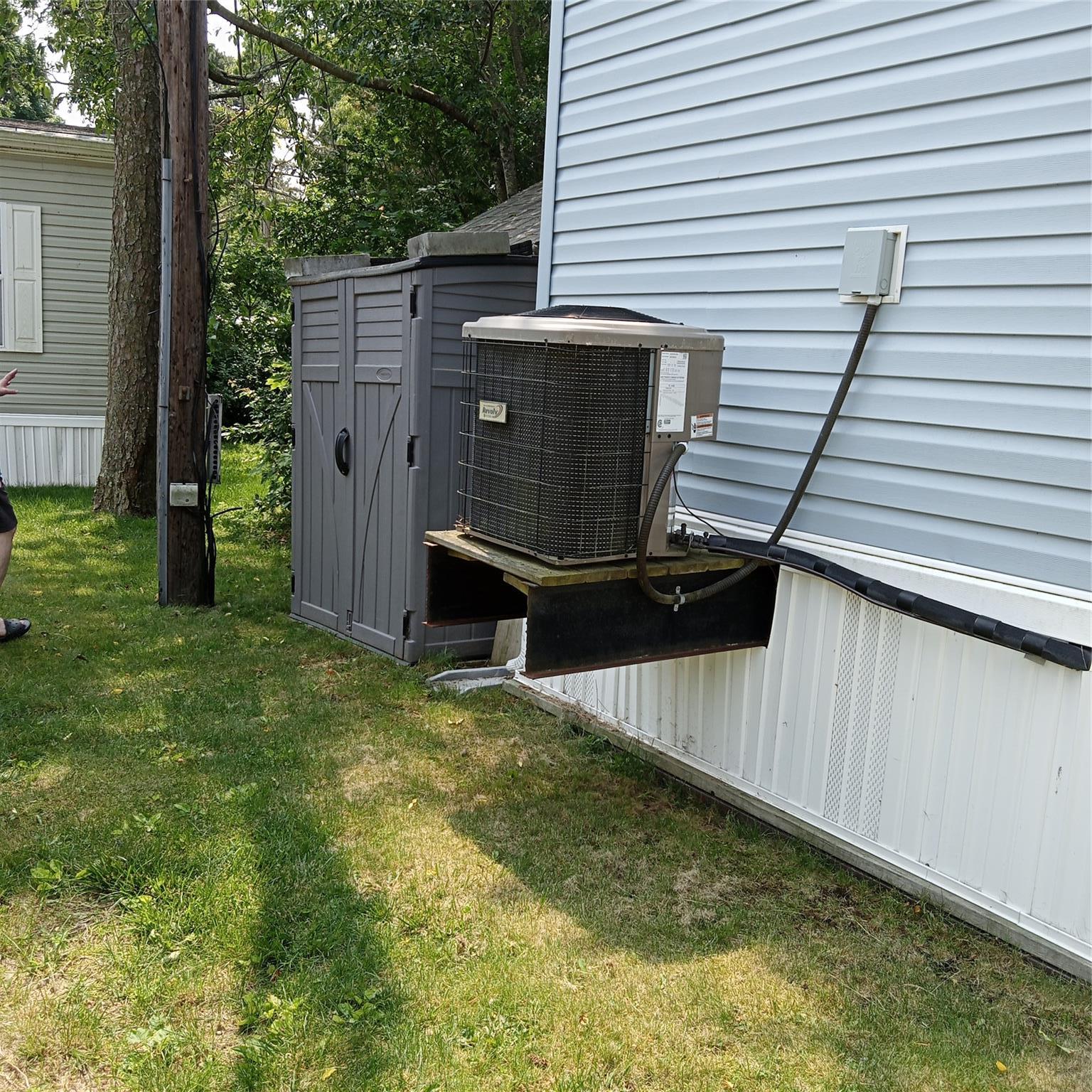 Single Family Dogwood  Suffolk County, NY 11901, MLS-872960-4