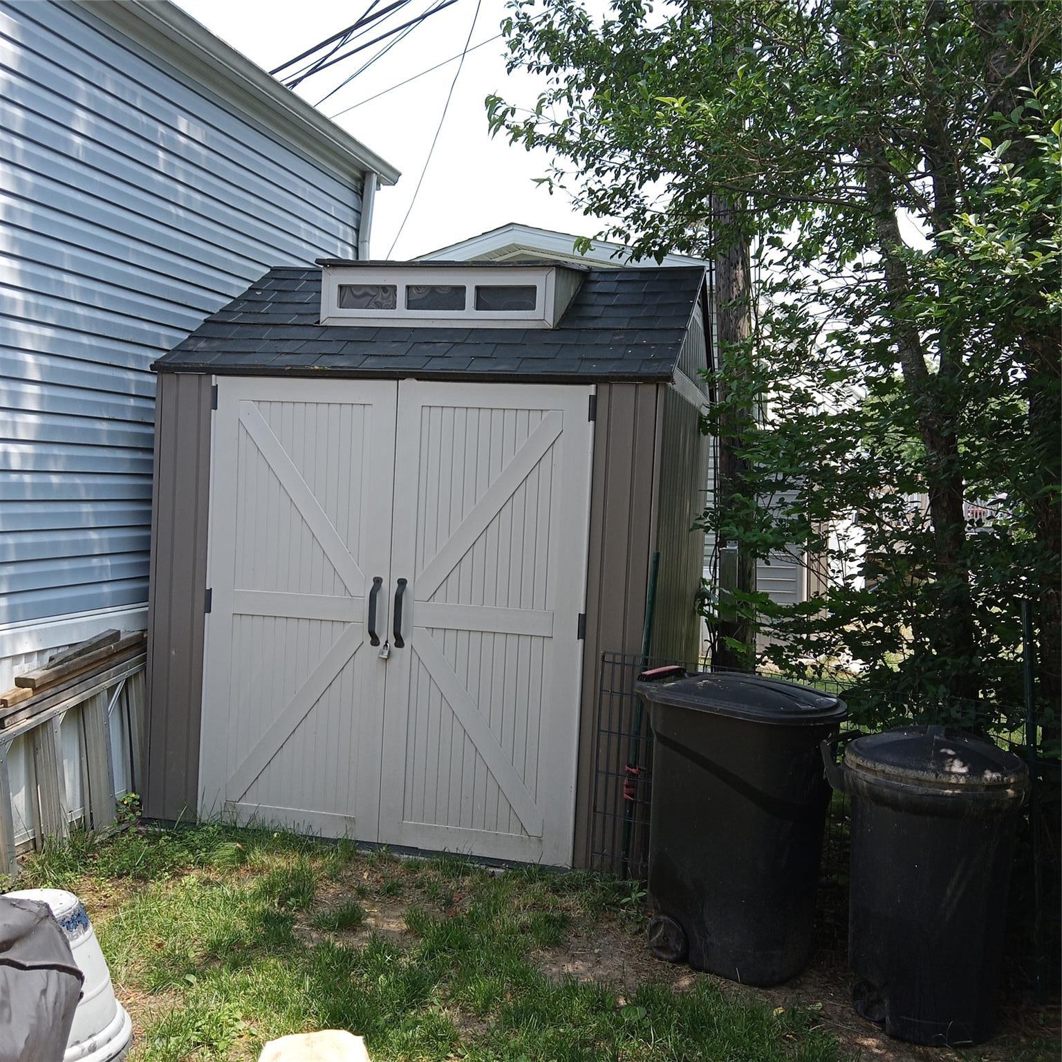 Single Family Dogwood  Suffolk County, NY 11901, MLS-872960-7