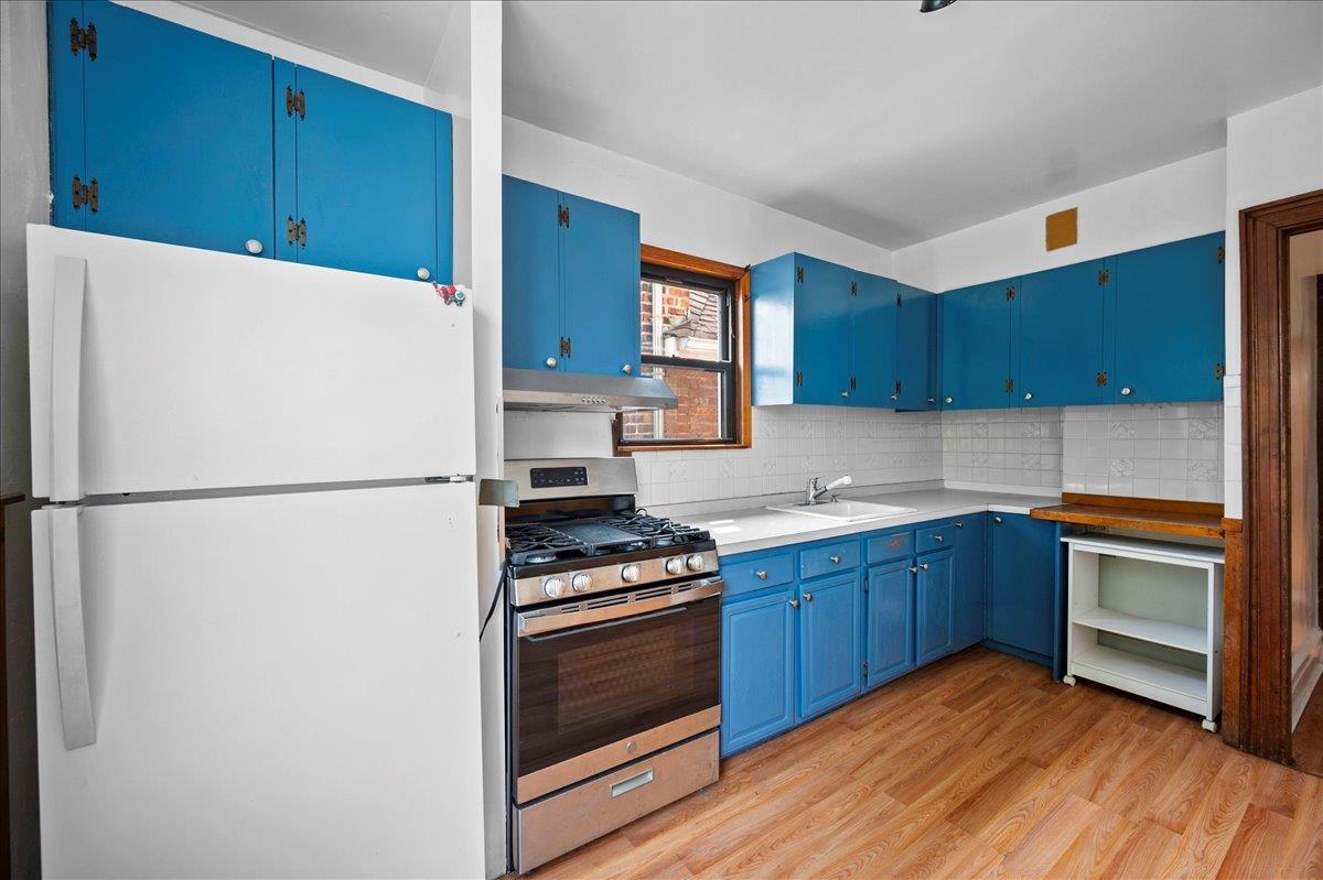 Single Family 234th  Bronx, NY 10470, MLS-872965-4