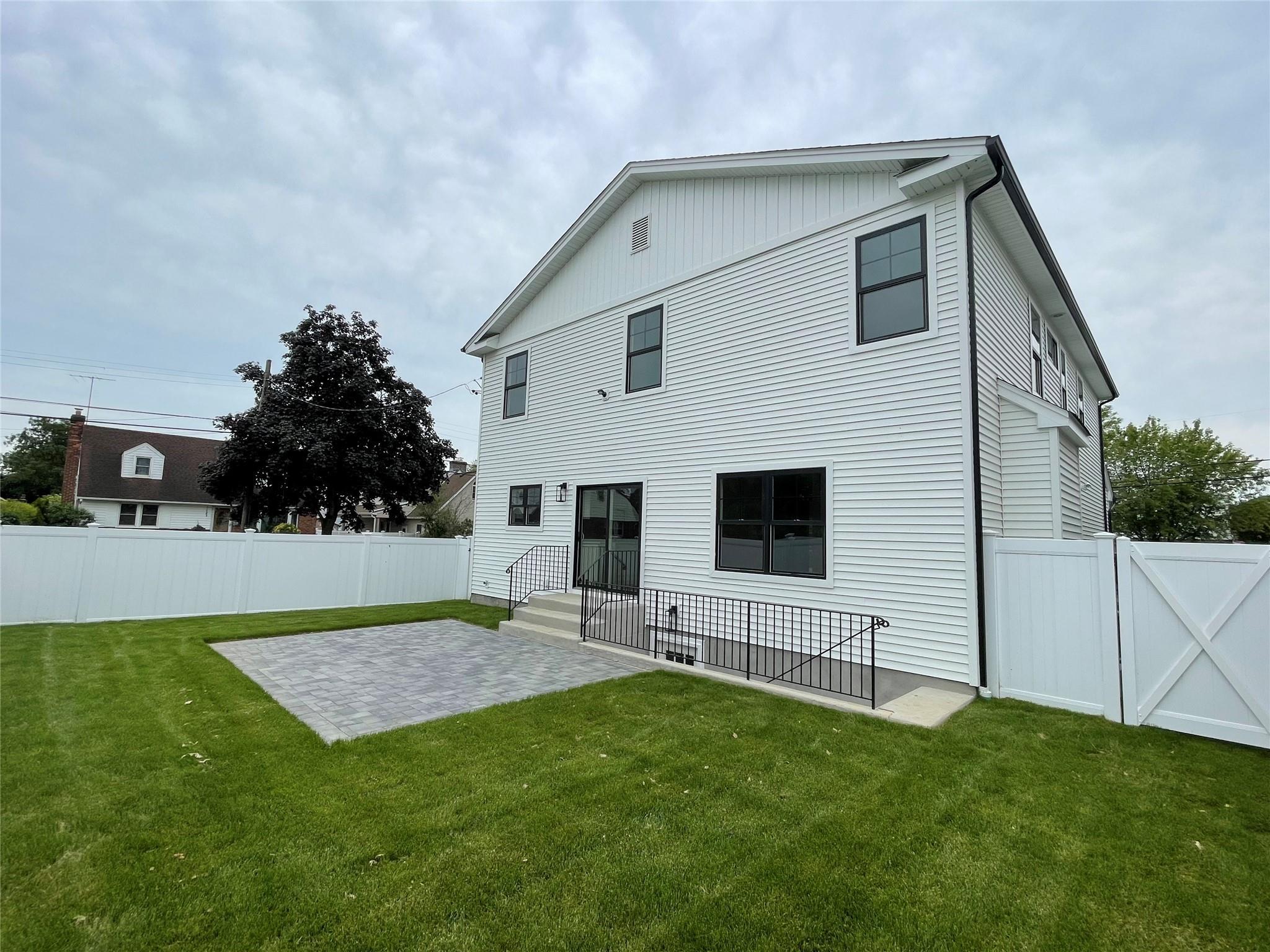 Single Family Latham  Nassau County, NY 11501, MLS-872997-5