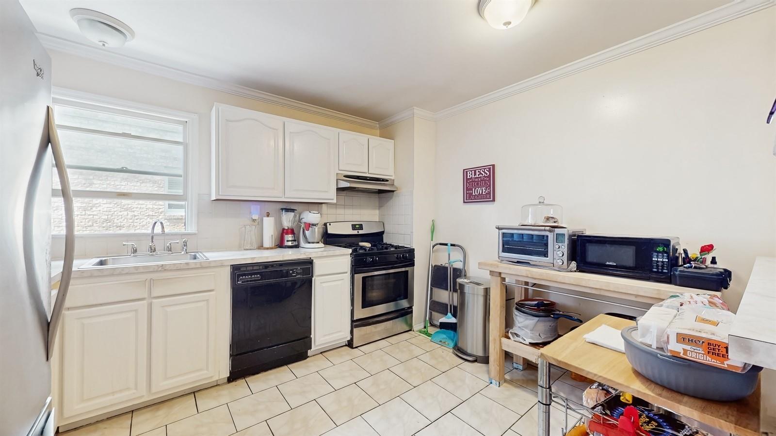 Single Family 76th  Queens, NY 11414, MLS-873021-6