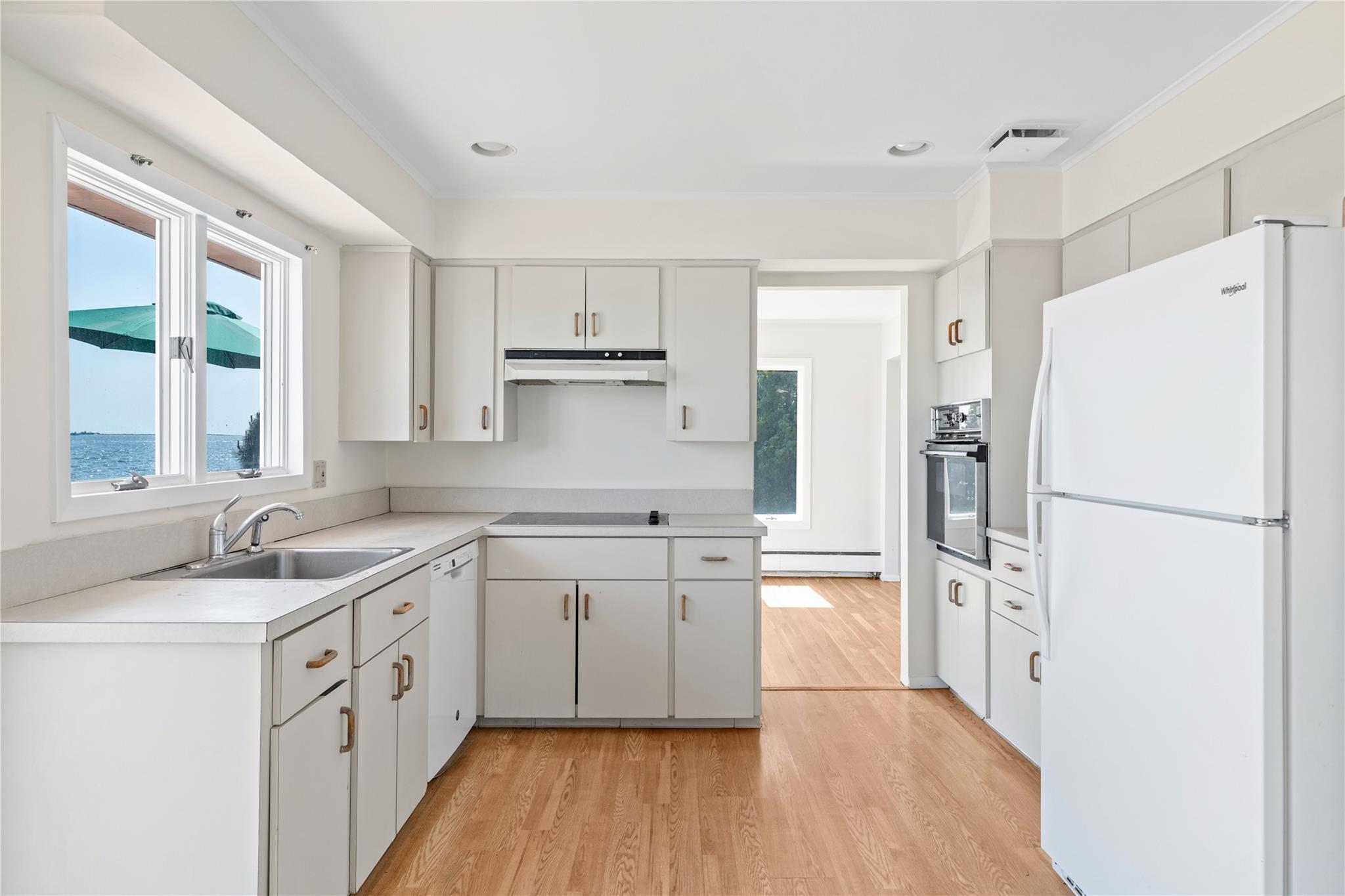 Single Family Secatogue  Suffolk County, NY 11795, MLS-873043-14