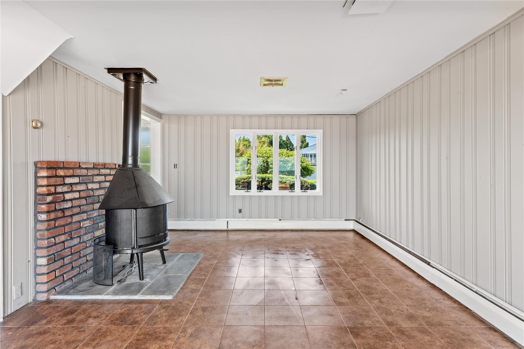 Single Family Secatogue  Suffolk County, NY 11795, MLS-873043-16